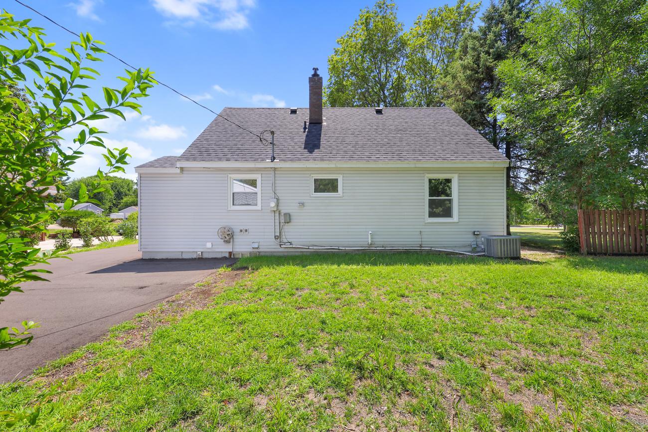 View of Residential at 1051 Burke Avenue, Roseville MN 55113, Roseville (26 of 32) - Mike Wilen | Minnesota Team Real Estate