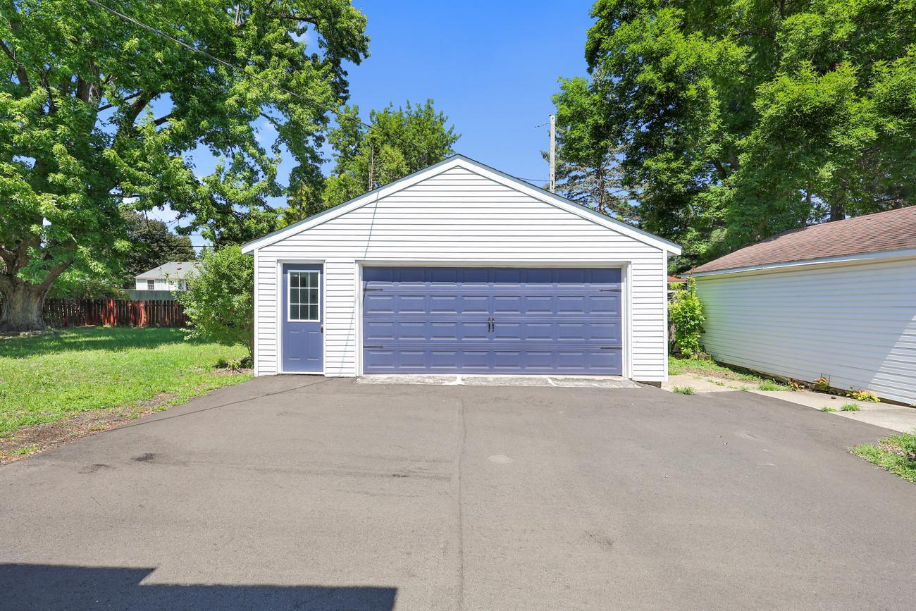 View of Residential at 1051 Burke Avenue, Roseville MN 55113, Roseville (25 of 32) - Mike Wilen | Minnesota Team Real Estate