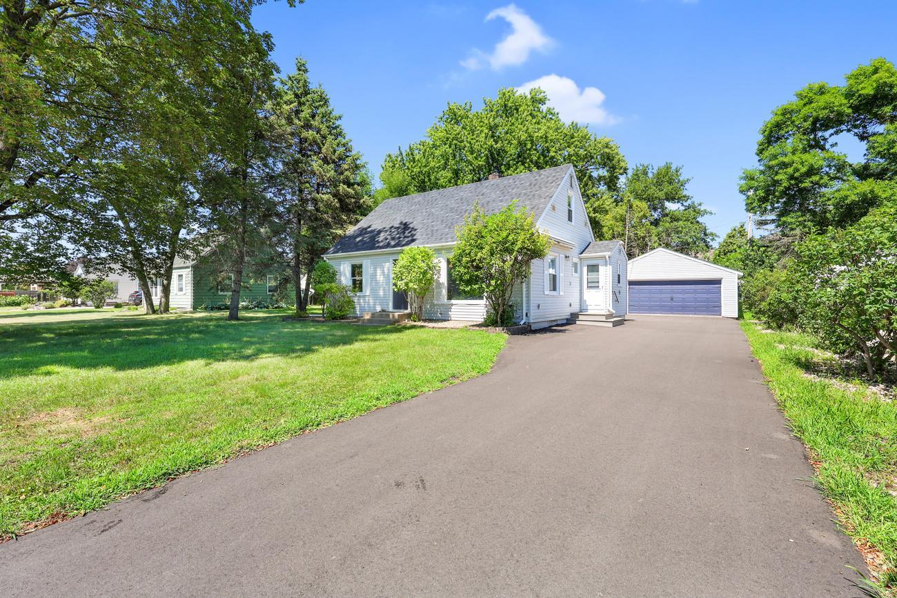 View of Residential at 1051 Burke Avenue, Roseville MN 55113, Roseville (2 of 32) - Mike Wilen | Minnesota Team Real Estate
