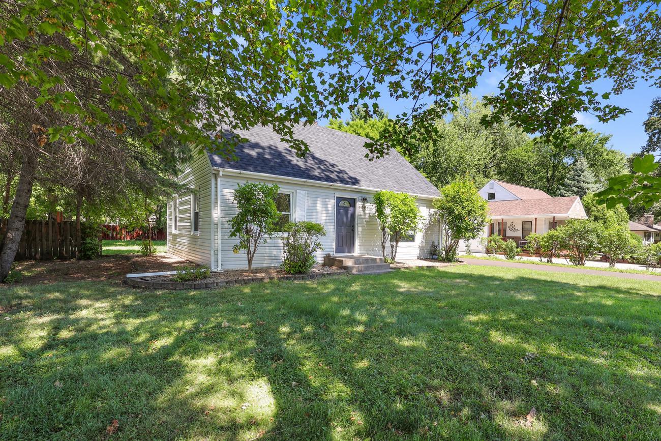 View of Residential at 1051 Burke Avenue, Roseville MN 55113, Roseville (24 of 32) - Mike Wilen | Minnesota Team Real Estate