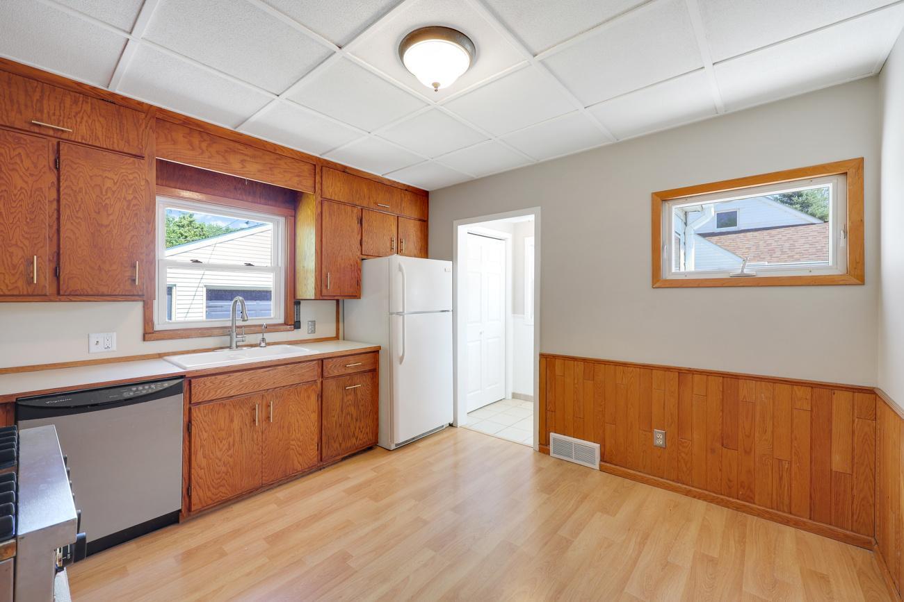 View of Residential at 1051 Burke Avenue, Roseville MN 55113, Roseville (9 of 32) - Mike Wilen | Minnesota Team Real Estate