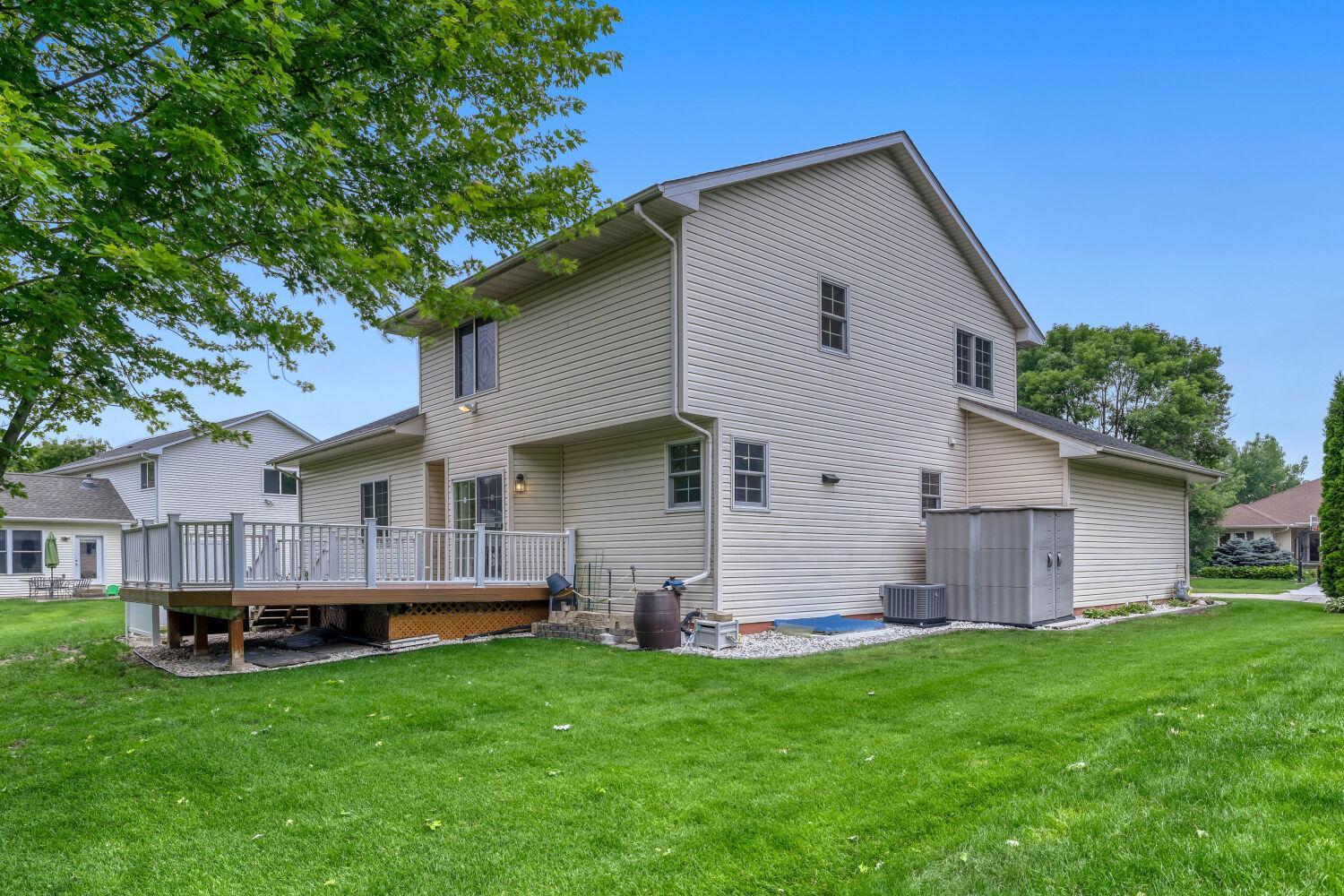 View of Residential at 2337 Manuela Drive, Chaska MN 55318, Chaska (46 of 50) - Mike Wilen | Minnesota Team Real Estate