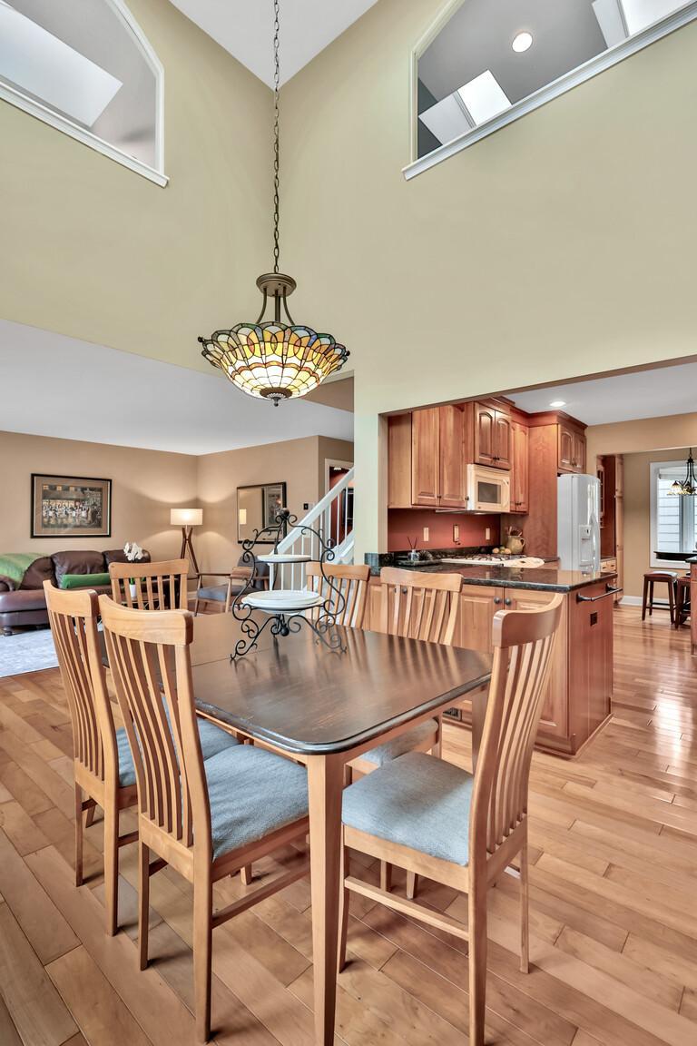 View of Residential at 8264 Kingslee Road, Bloomington MN 55438, Bloomington (4 of 39) - Mike Wilen | Minnesota Team Real Estate
