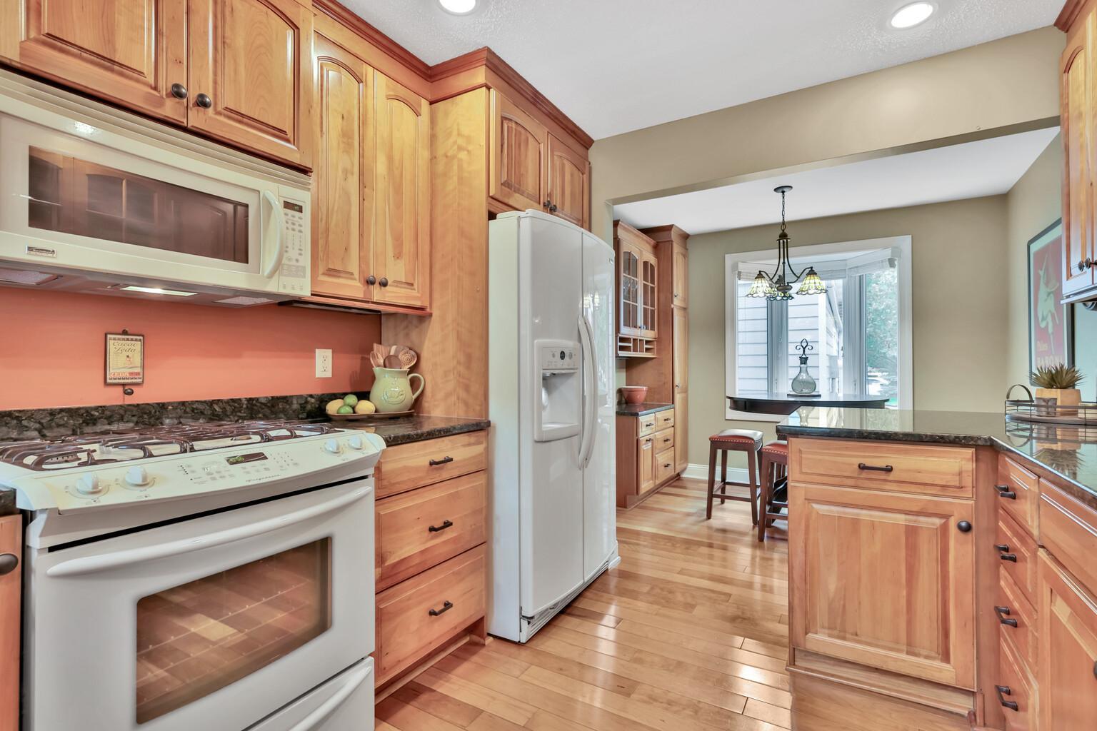 View of Residential at 8264 Kingslee Road, Bloomington MN 55438, Bloomington (7 of 39) - Mike Wilen | Minnesota Team Real Estate