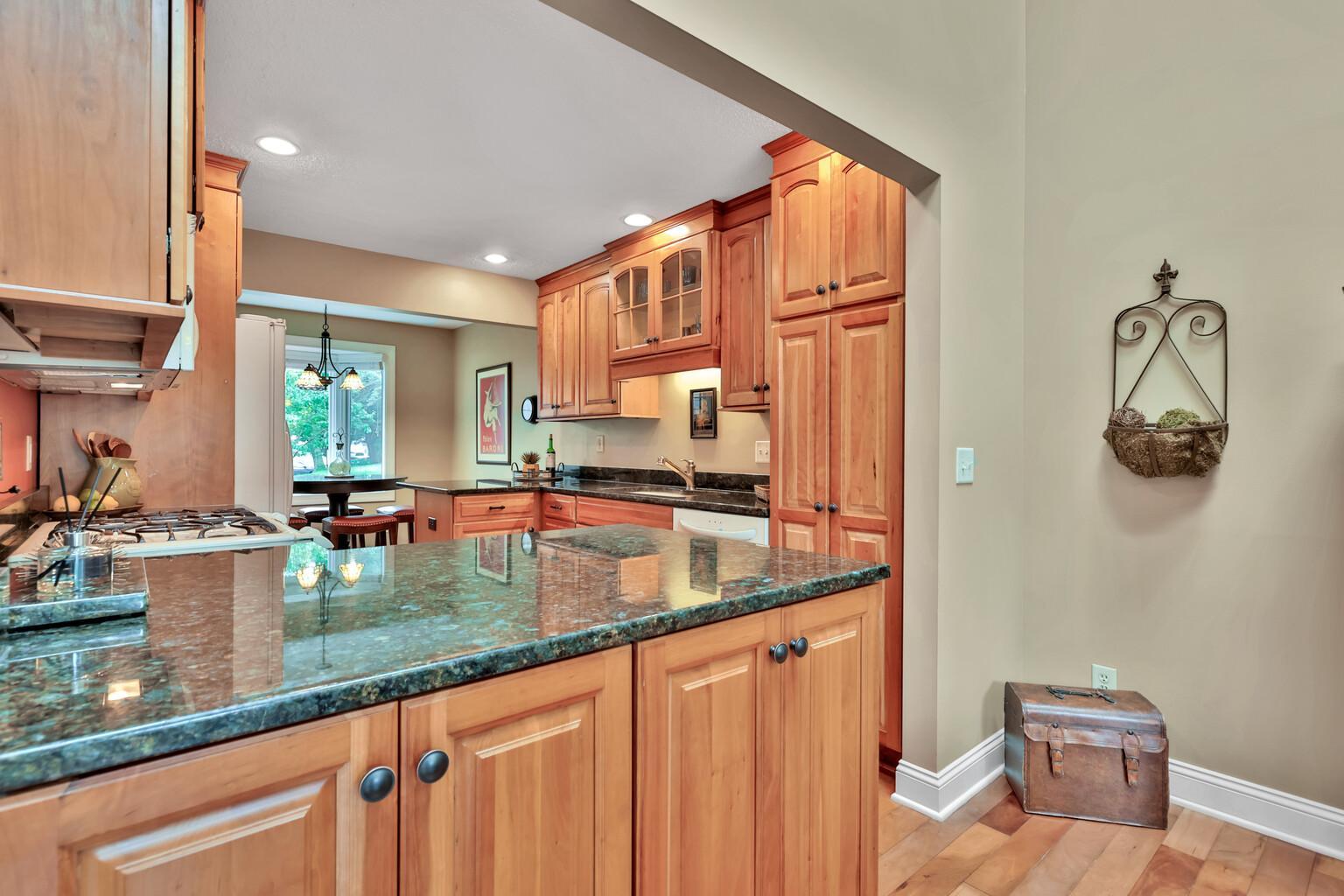 View of Residential at 8264 Kingslee Road, Bloomington MN 55438, Bloomington (8 of 39) - Mike Wilen | Minnesota Team Real Estate