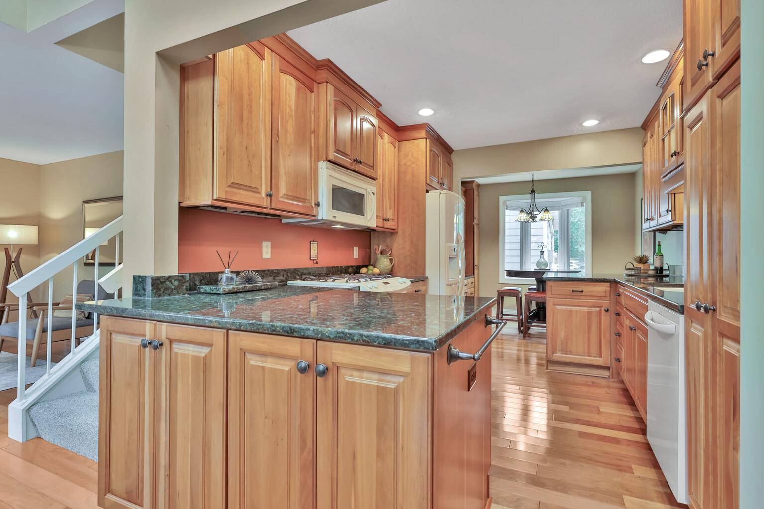 View of Residential at 8264 Kingslee Road, Bloomington MN 55438, Bloomington (9 of 39) - Mike Wilen | Minnesota Team Real Estate