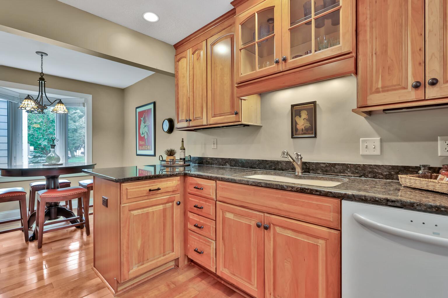 View of Residential at 8264 Kingslee Road, Bloomington MN 55438, Bloomington (11 of 39) - Mike Wilen | Minnesota Team Real Estate
