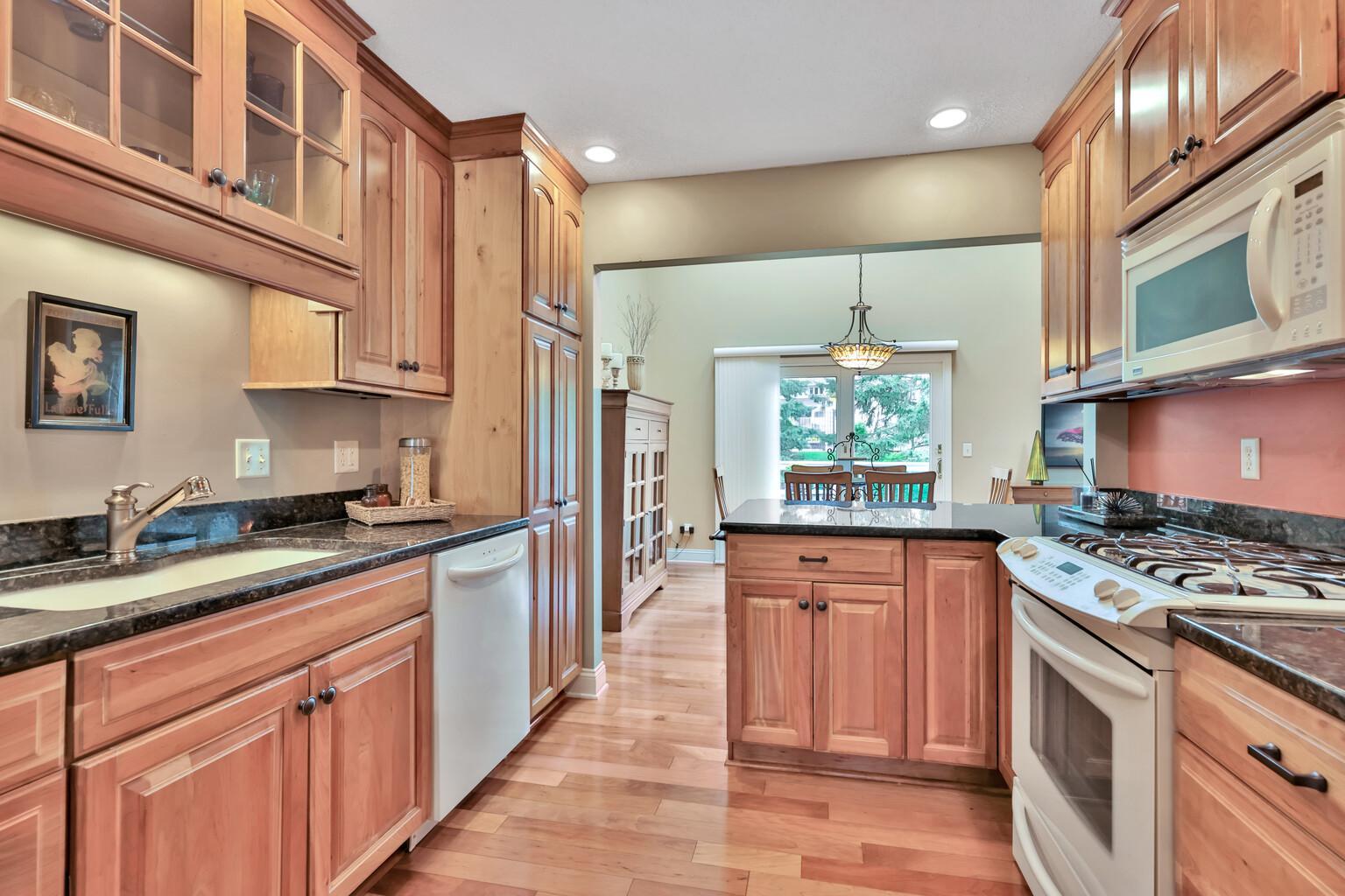 View of Residential at 8264 Kingslee Road, Bloomington MN 55438, Bloomington (6 of 39) - Mike Wilen | Minnesota Team Real Estate
