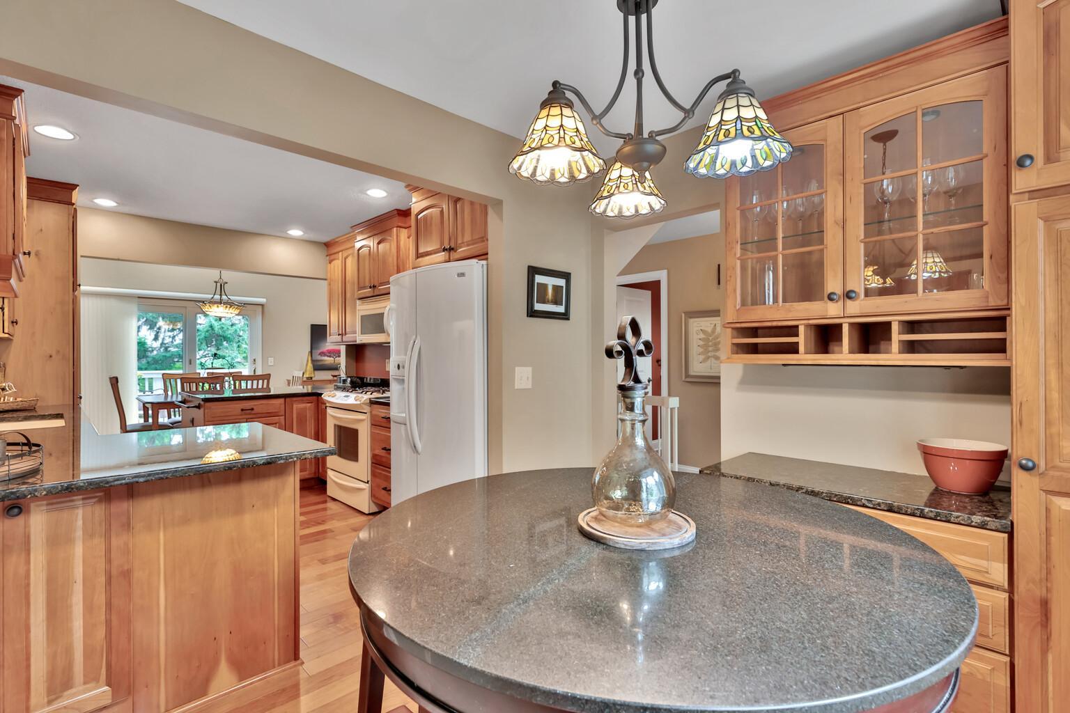 View of Residential at 8264 Kingslee Road, Bloomington MN 55438, Bloomington (12 of 39) - Mike Wilen | Minnesota Team Real Estate