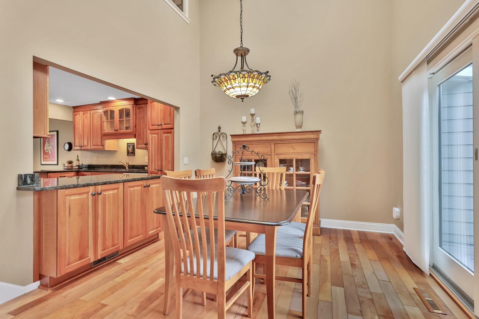 View of Residential at 8264 Kingslee Road, Bloomington MN 55438, Bloomington (5 of 39) - Mike Wilen | Minnesota Team Real Estate