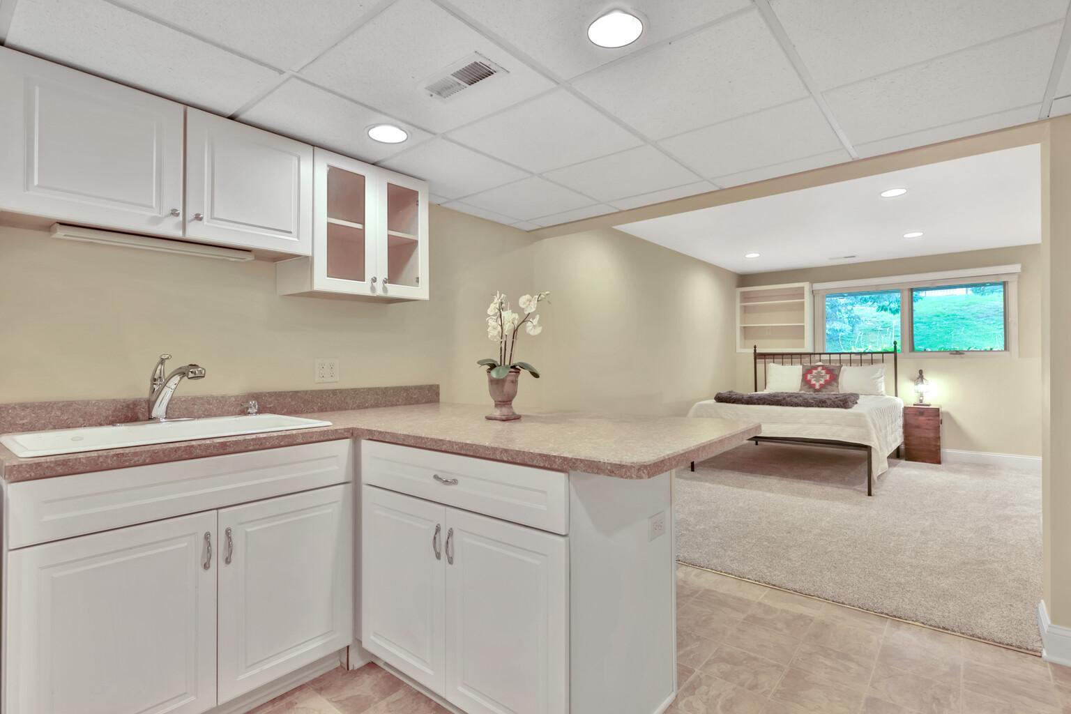 View of Residential at 8264 Kingslee Road, Bloomington MN 55438, Bloomington (31 of 39) - Mike Wilen | Minnesota Team Real Estate
