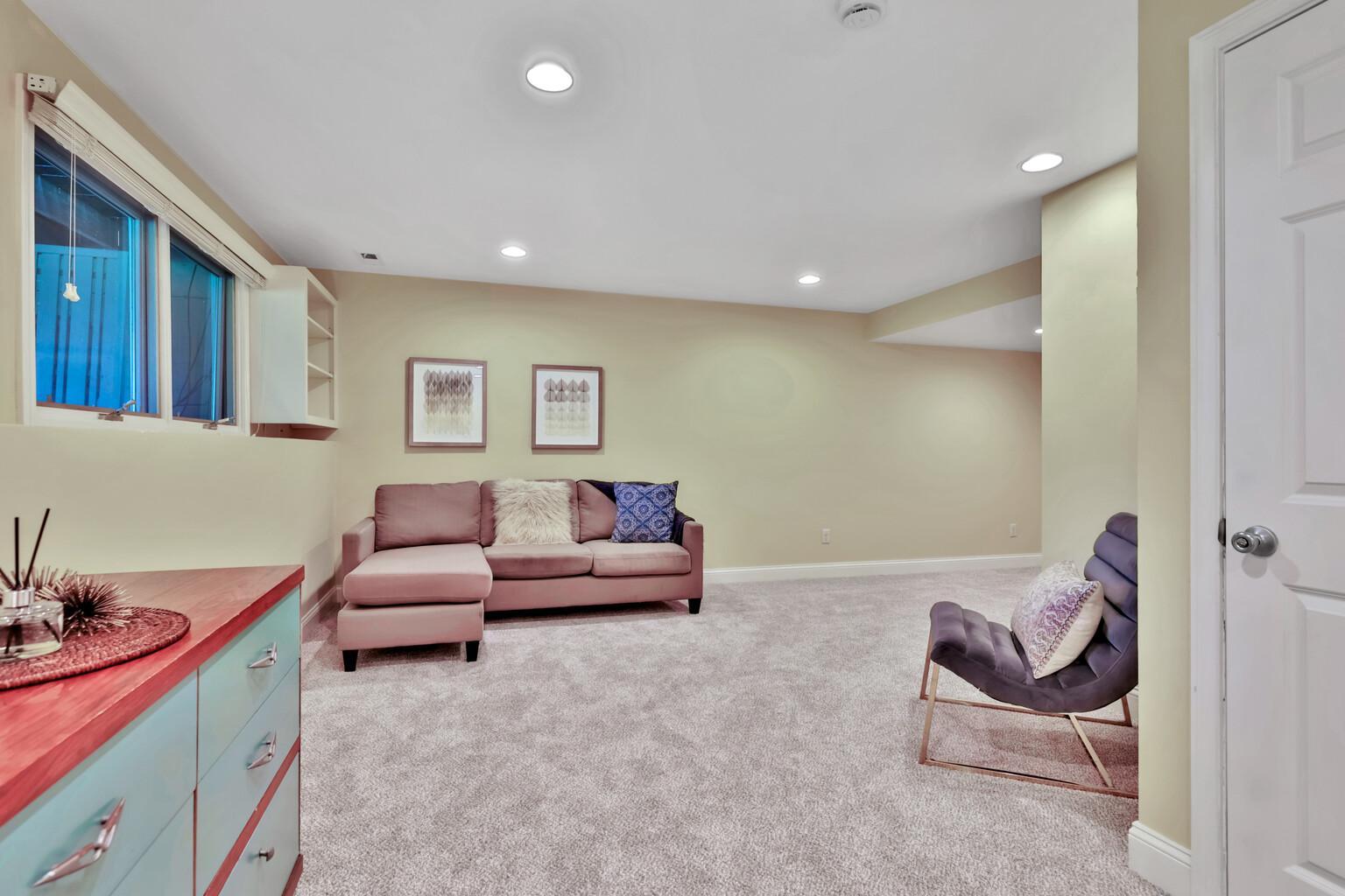 View of Residential at 8264 Kingslee Road, Bloomington MN 55438, Bloomington (33 of 39) - Mike Wilen | Minnesota Team Real Estate