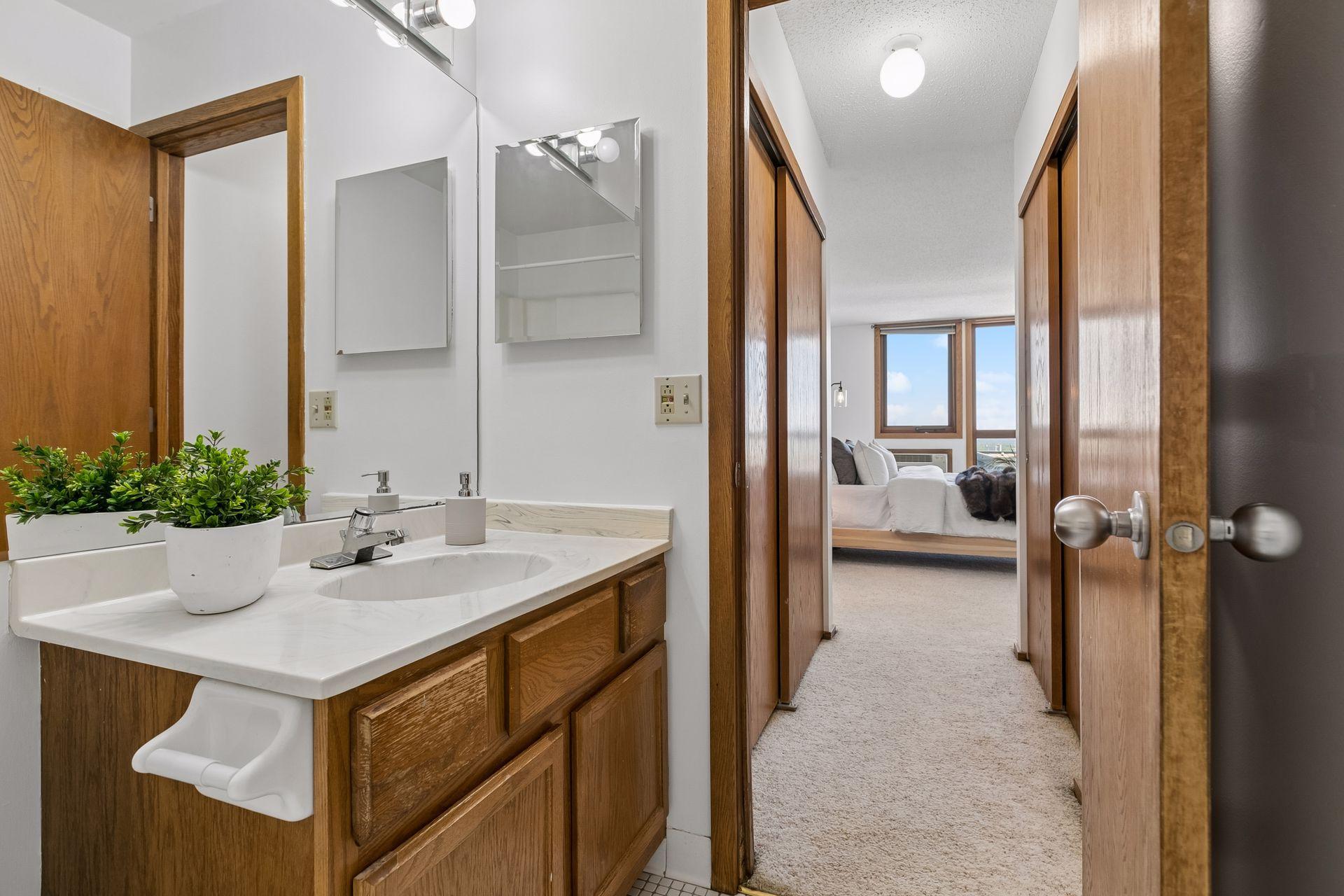 View of Residential at 433 7th Street #2020, Minneapolis MN 55415, Minneapolis (31 of 54) - Mike Wilen | Minnesota Team Real Estate