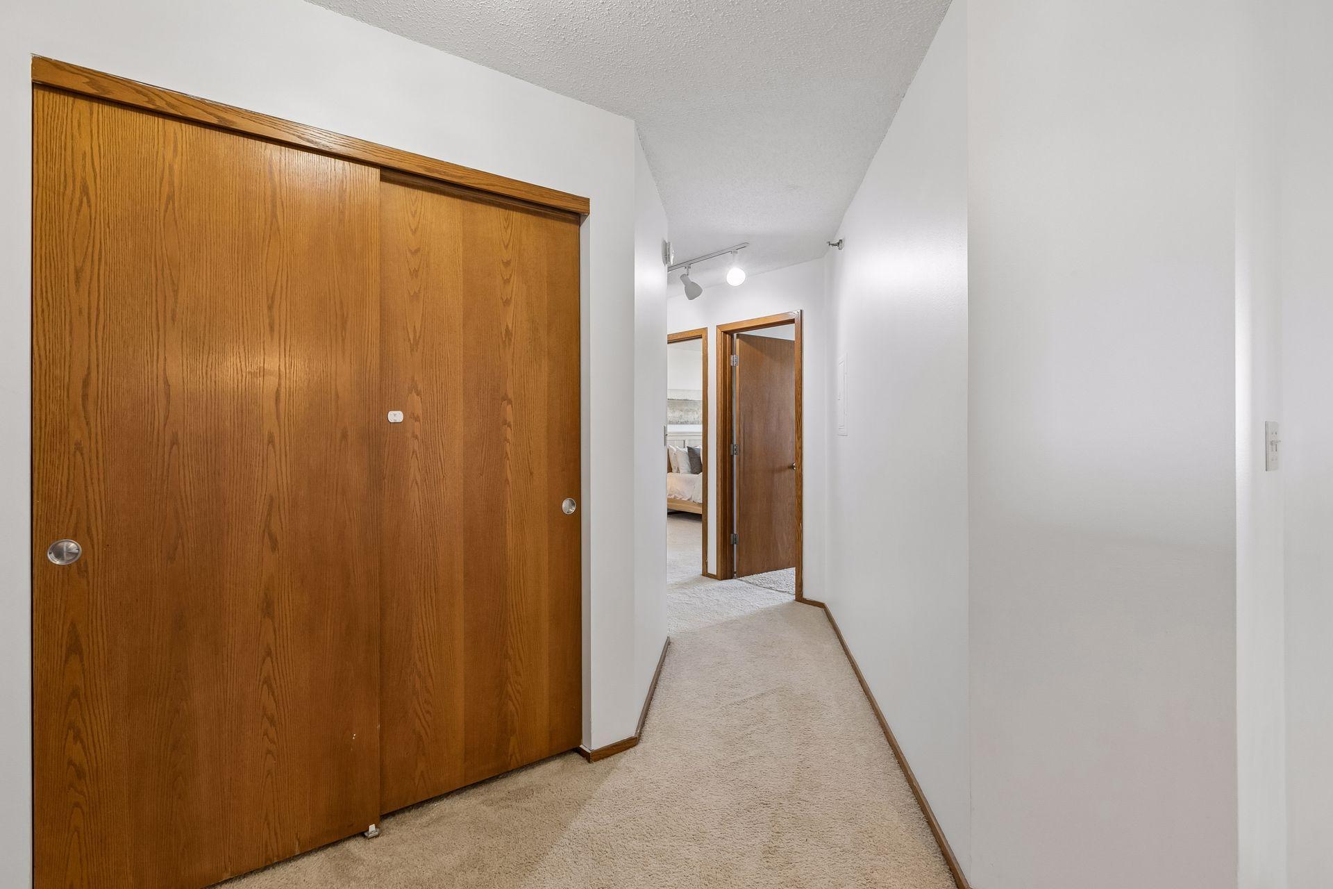 View of Residential at 433 7th Street #2020, Minneapolis MN 55415, Minneapolis (6 of 54) - Mike Wilen | Minnesota Team Real Estate