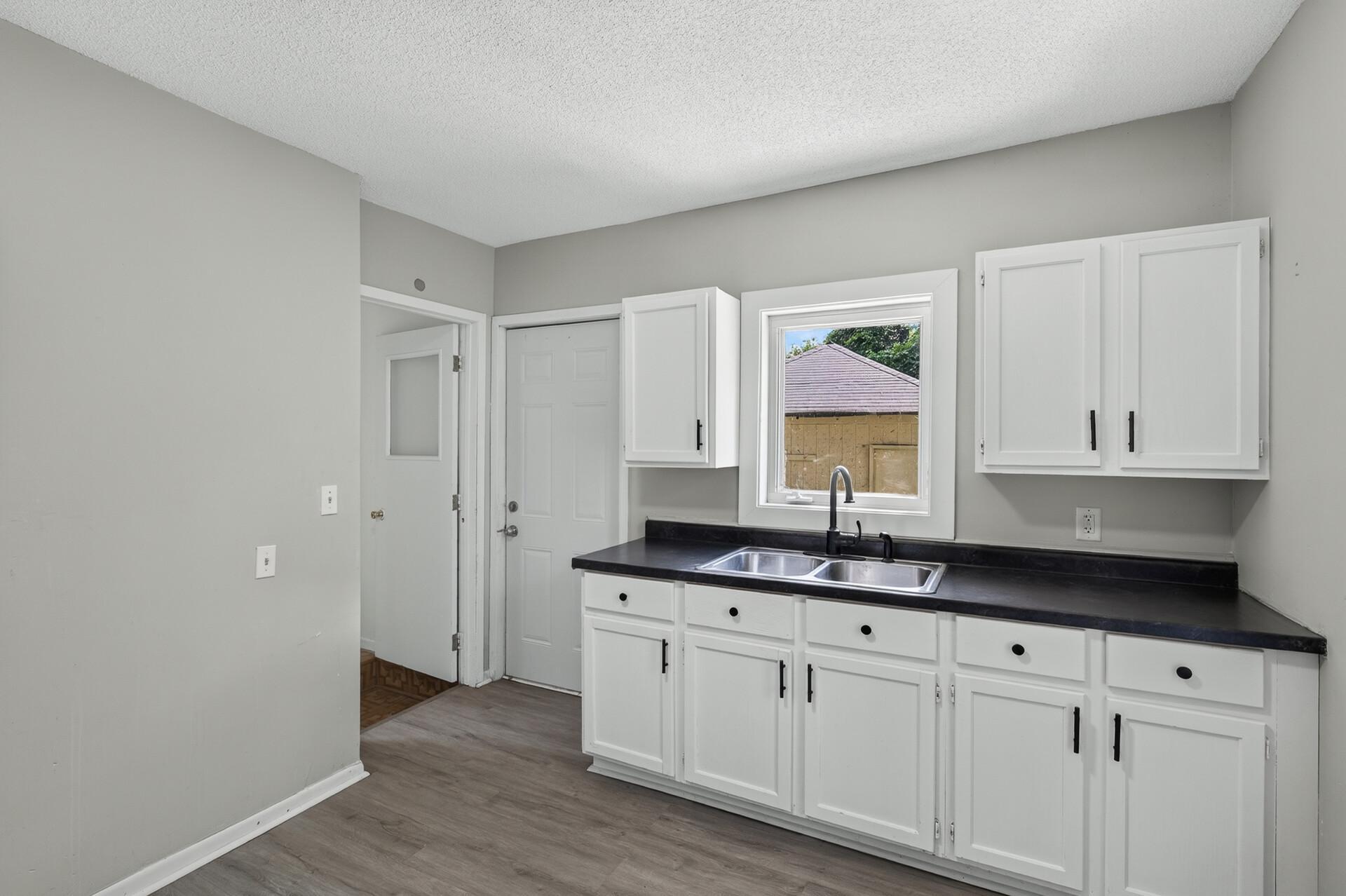 View of Residential at 1094 Kent Street, Saint Paul MN 55117, Saint Paul (14 of 30) - Mike Wilen | Minnesota Team Real Estate