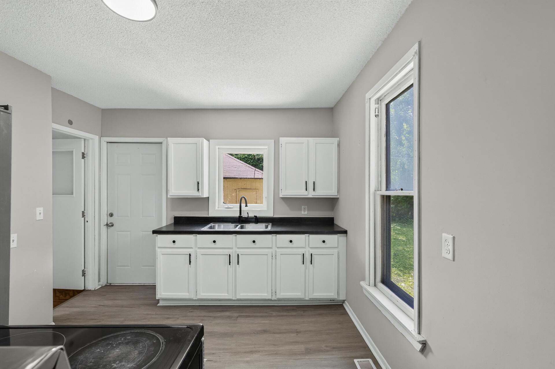 View of Residential at 1094 Kent Street, Saint Paul MN 55117, Saint Paul (13 of 30) - Mike Wilen | Minnesota Team Real Estate