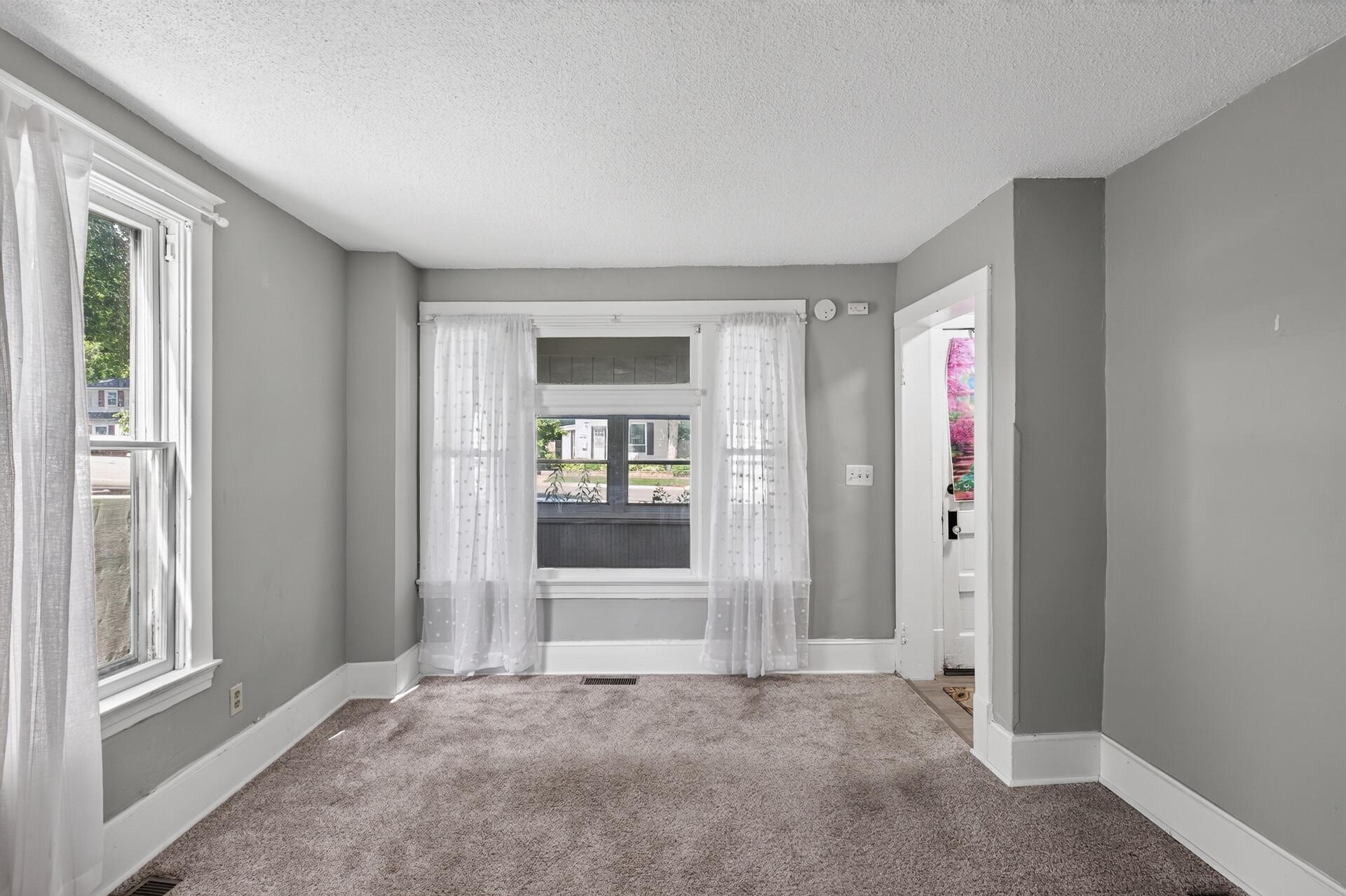 View of Residential at 1094 Kent Street, Saint Paul MN 55117, Saint Paul (8 of 30) - Mike Wilen | Minnesota Team Real Estate