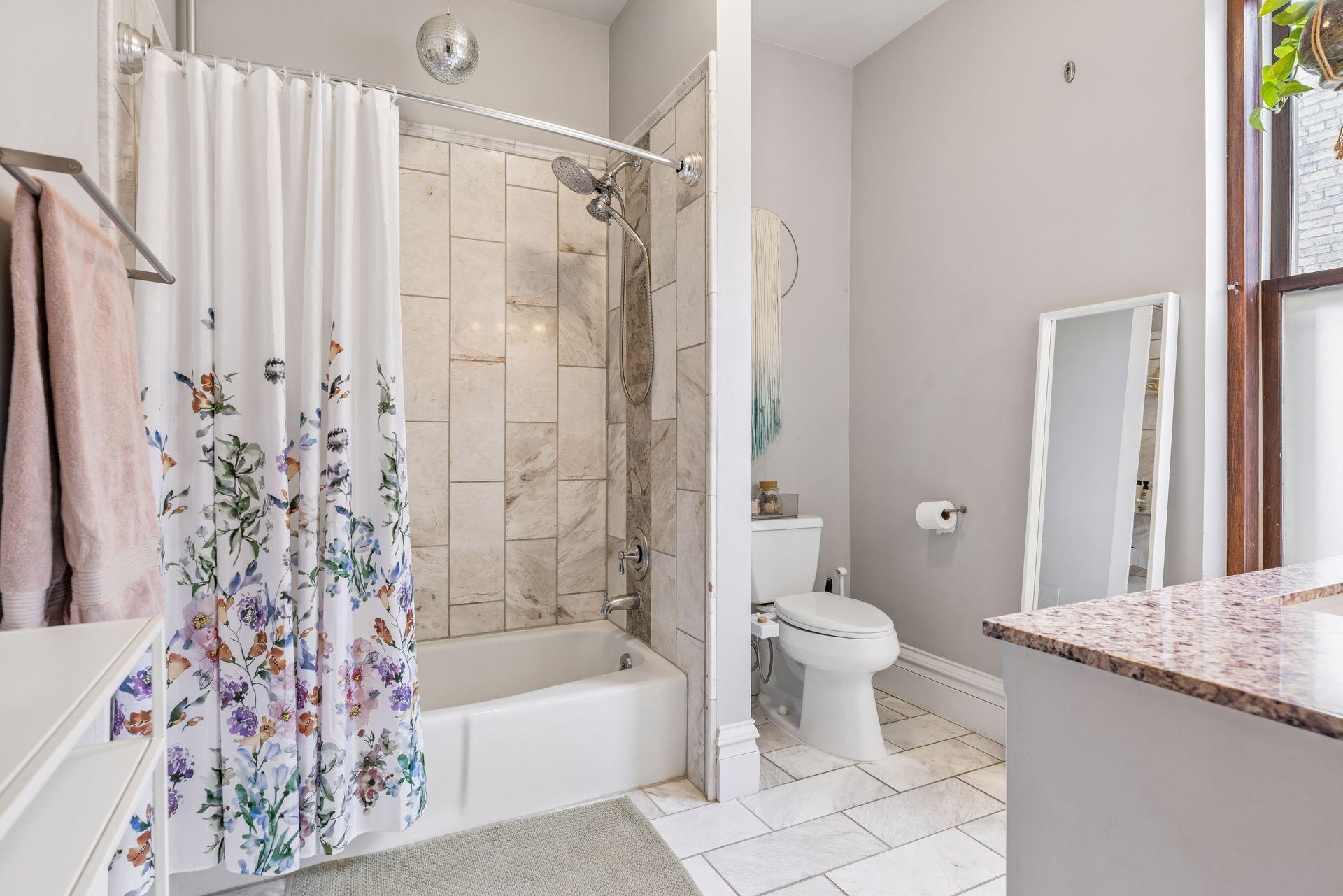 View of Residential at 2417 Emerson Avenue #109, Minneapolis MN 55405, Minneapolis (20 of 35) - Mike Wilen | Minnesota Team Real Estate