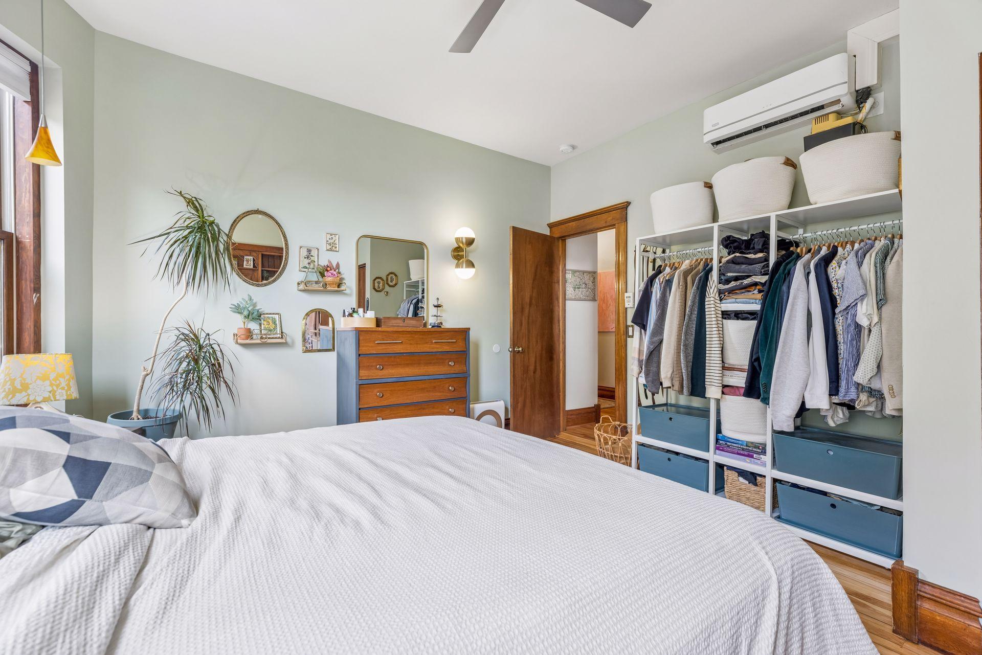 View of Residential at 2417 Emerson Avenue #109, Minneapolis MN 55405, Minneapolis (19 of 35) - Mike Wilen | Minnesota Team Real Estate