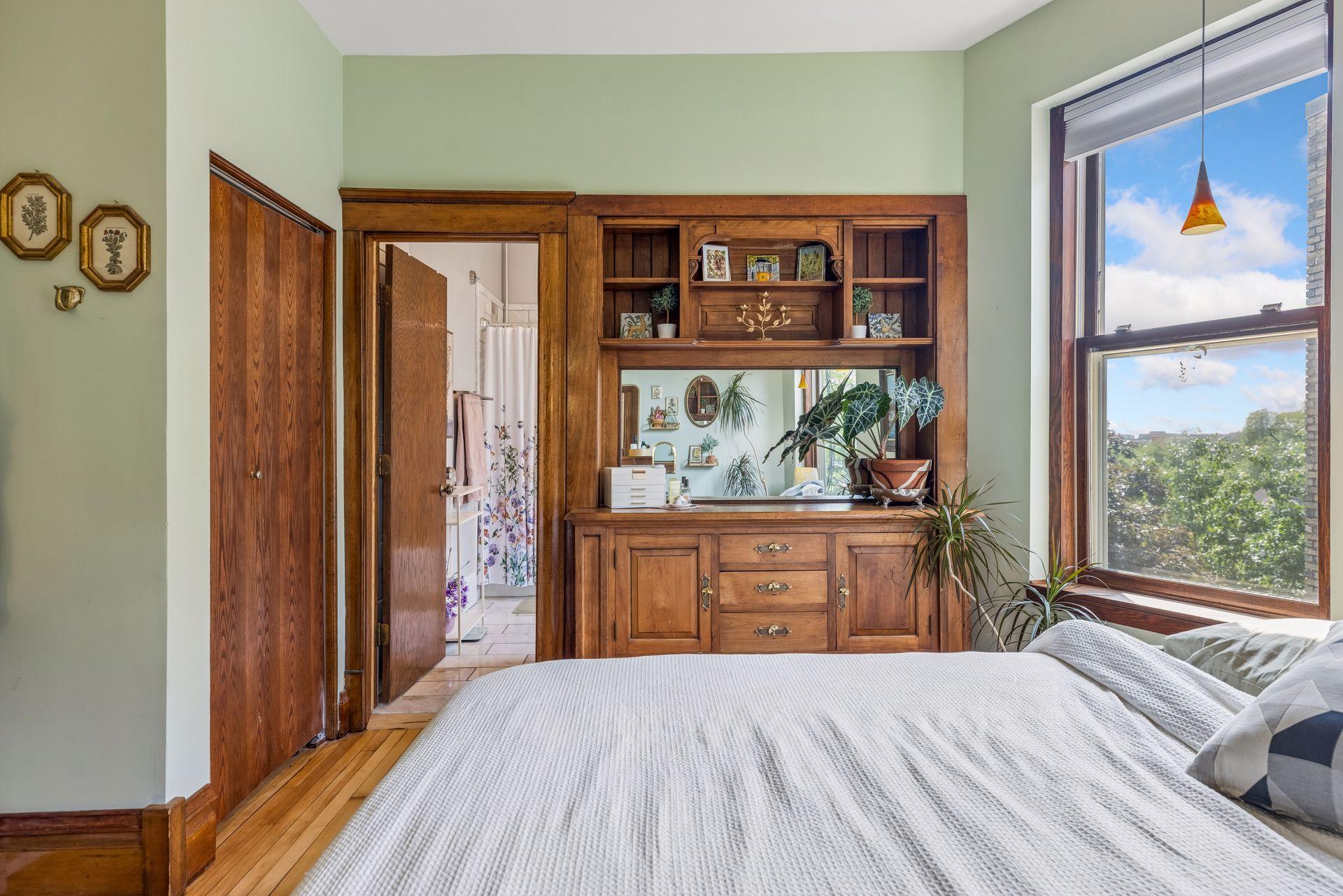 View of Residential at 2417 Emerson Avenue #109, Minneapolis MN 55405, Minneapolis (18 of 35) - Mike Wilen | Minnesota Team Real Estate