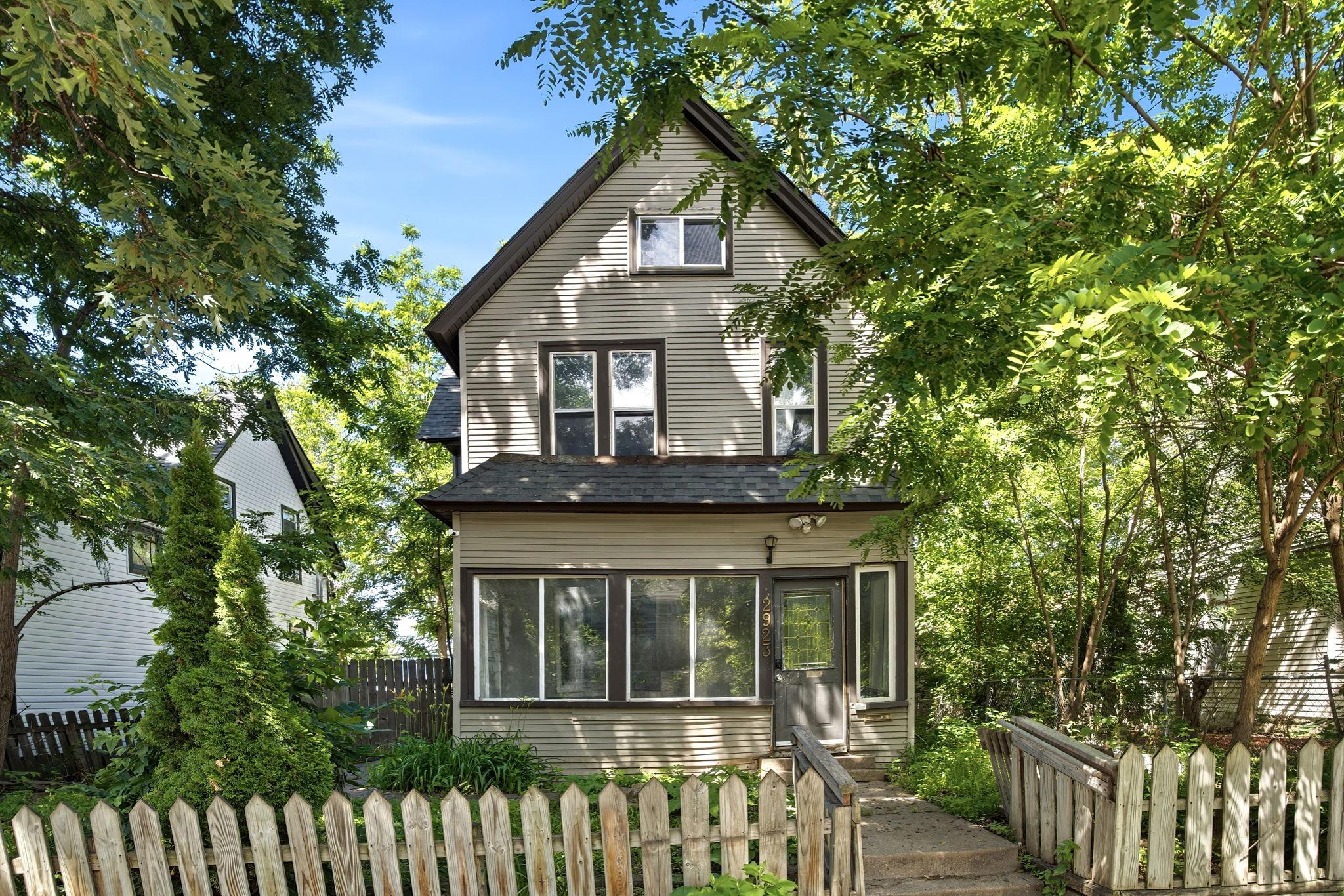 View of Residential at 2923 Girard Avenue, Minneapolis MN 55411, Minneapolis - Mike Wilen | Minnesota Team Real Estate
