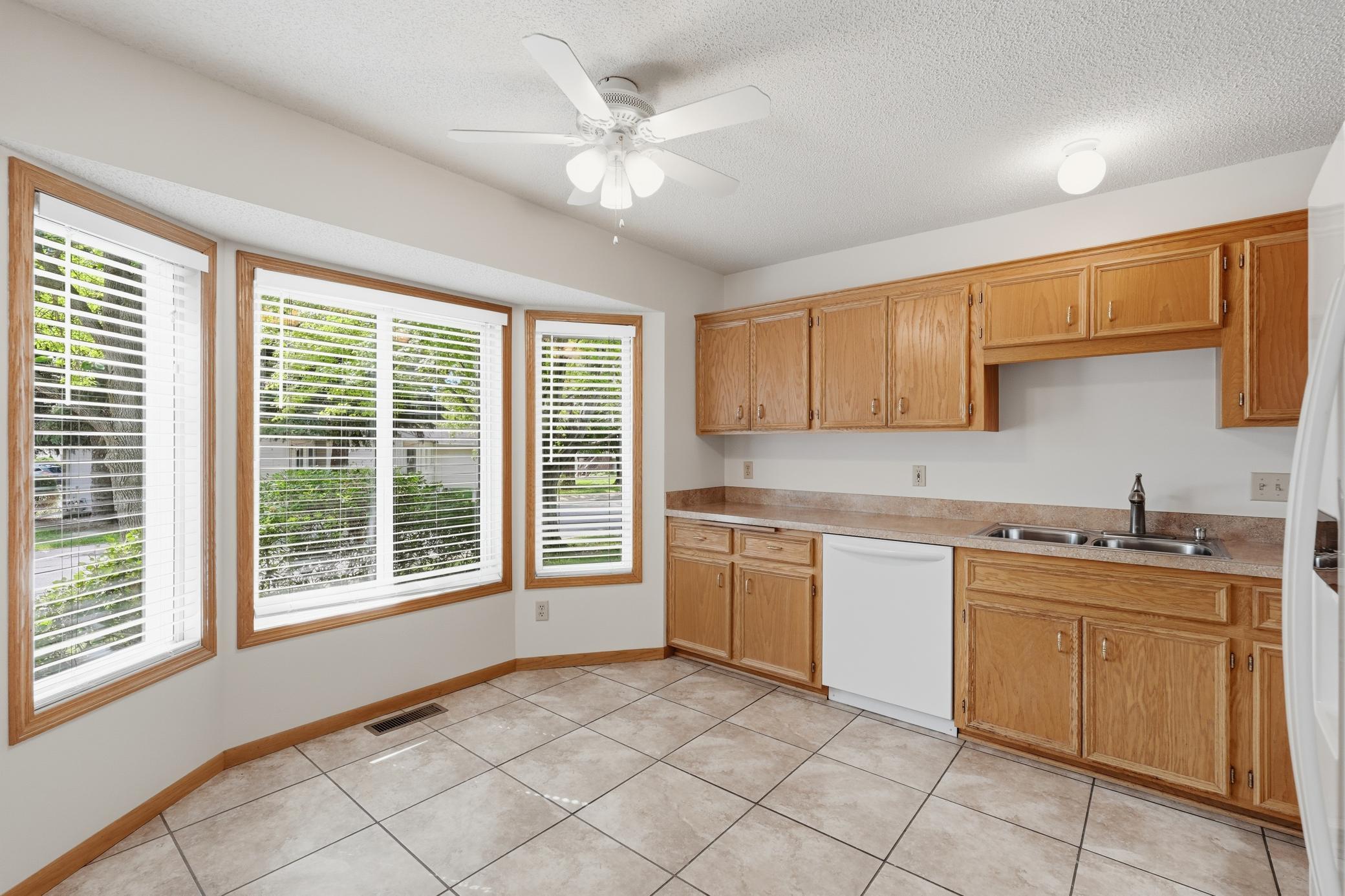 View of Residential at 14111 Essex Lane, Apple Valley MN 55124, Apple Valley (4 of 26) - Mike Wilen | Minnesota Team Real Estate
