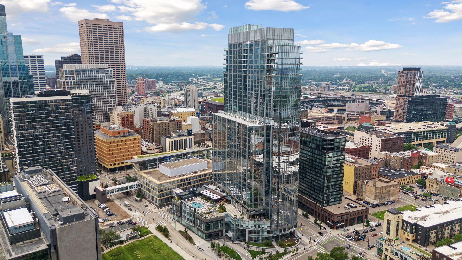 View of Residential at 255 Hennepin Avenue #3402, Minneapolis MN 55401, Minneapolis (26 of 30) - Mike Wilen | Minnesota Team Real Estate