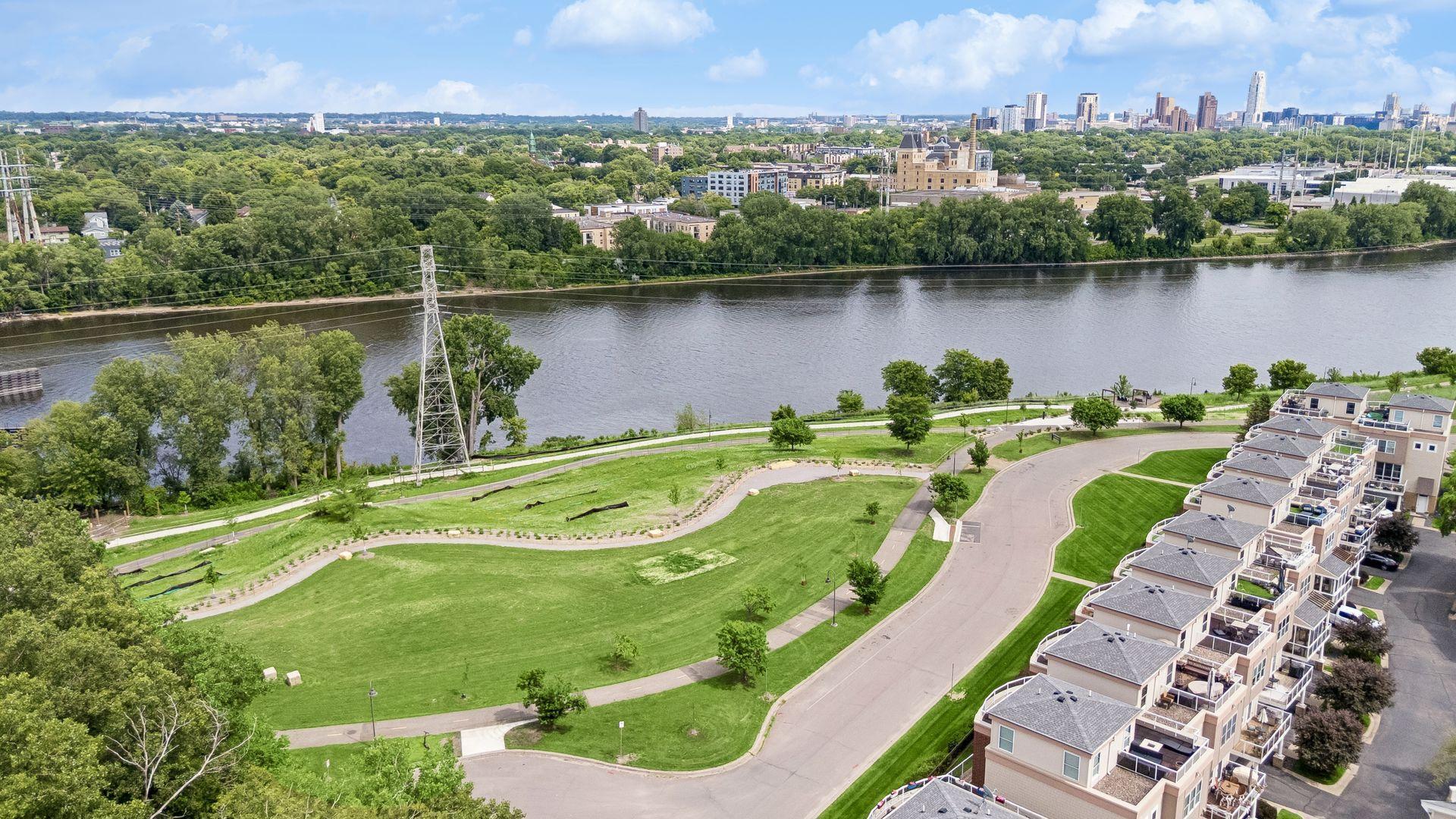 View of Residential at 2313 River Pointe Circle, Minneapolis MN 55411, Minneapolis (57 of 59) - Mike Wilen | Minnesota Team Real Estate