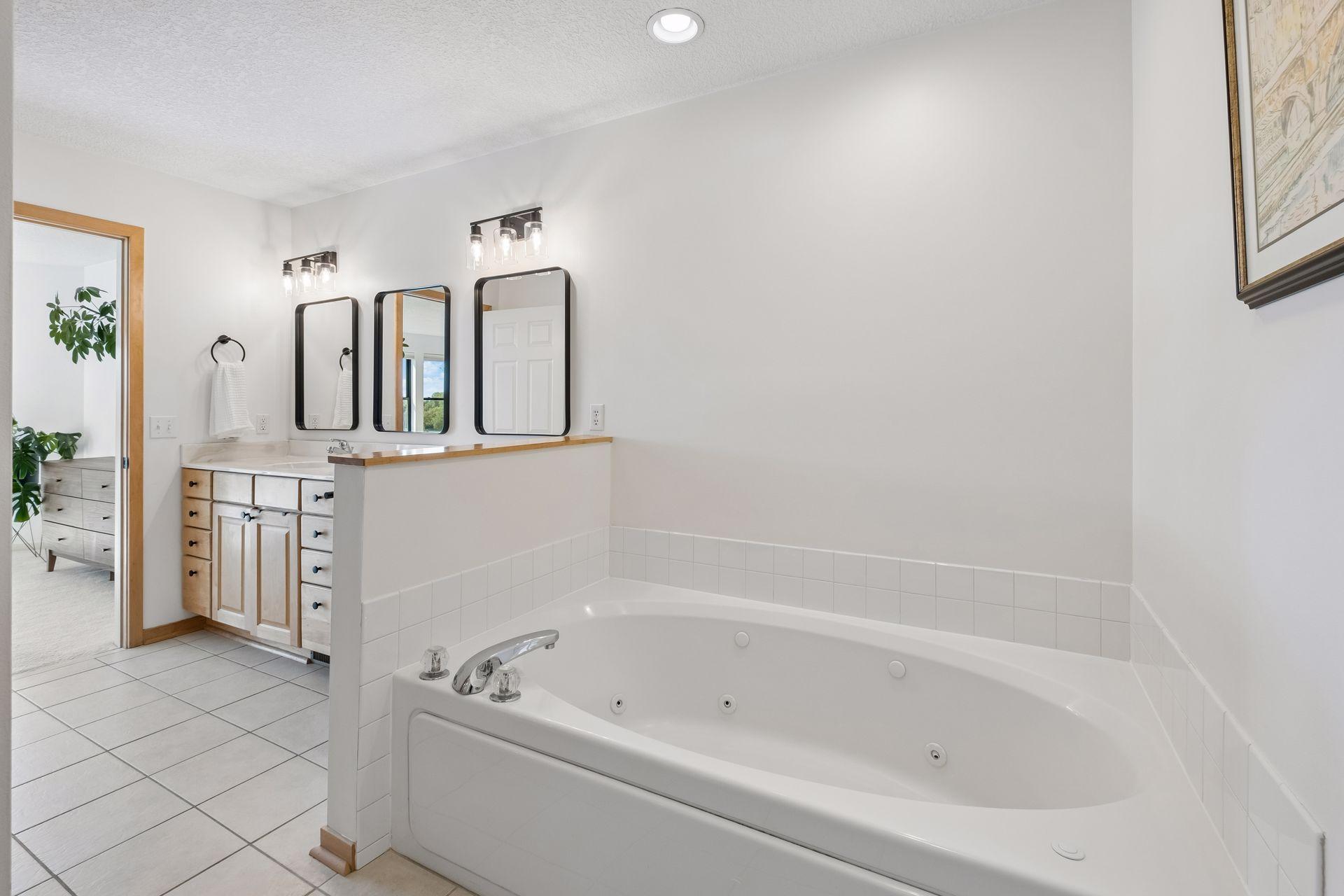 View of Residential at 2313 River Pointe Circle, Minneapolis MN 55411, Minneapolis (28 of 59) - Mike Wilen | Minnesota Team Real Estate