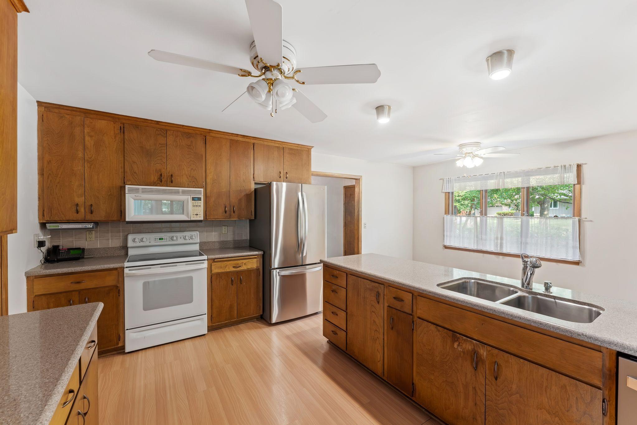 View of Residential at 4723 Forest Circle, Minnetonka MN 55345, Minnetonka (10 of 33) - Mike Wilen | Minnesota Team Real Estate