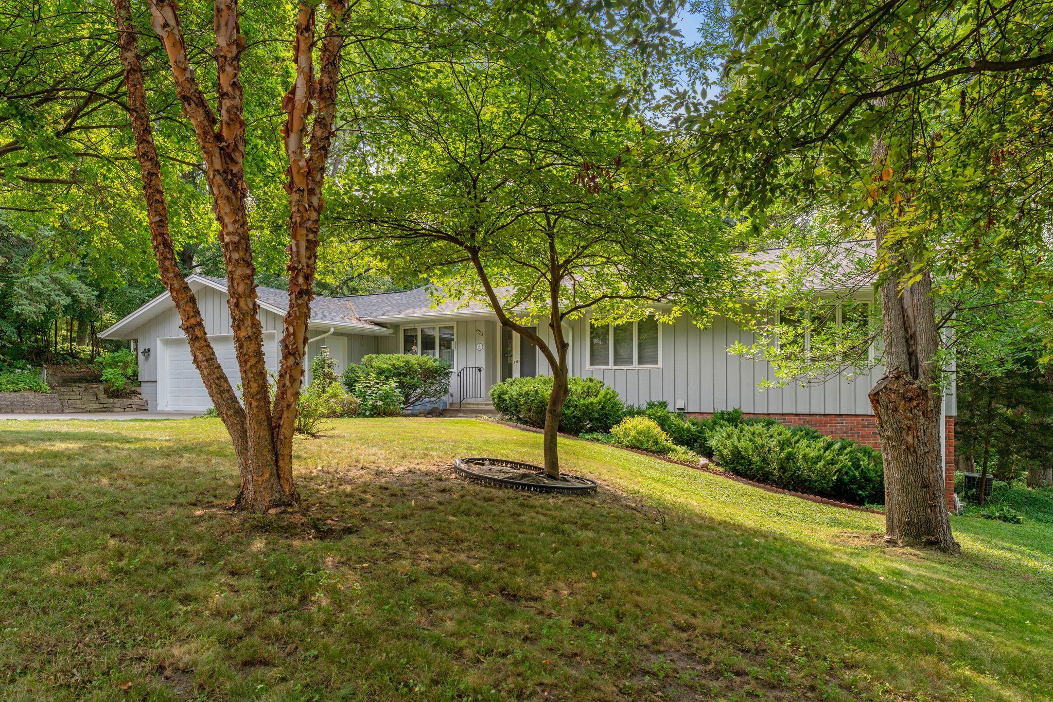 View of Residential at 4723 Forest Circle, Minnetonka MN 55345, Minnetonka (2 of 33) - Mike Wilen | Minnesota Team Real Estate