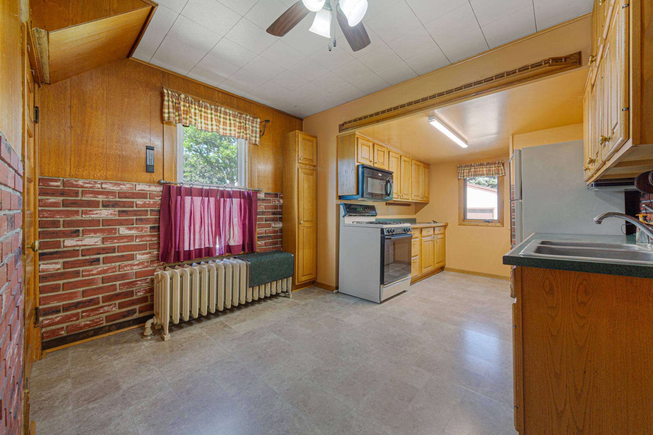 View of Residential at 112 4th Street, Gaylord MN 55334, Gaylord (16 of 34) - Mike Wilen | Minnesota Team Real Estate