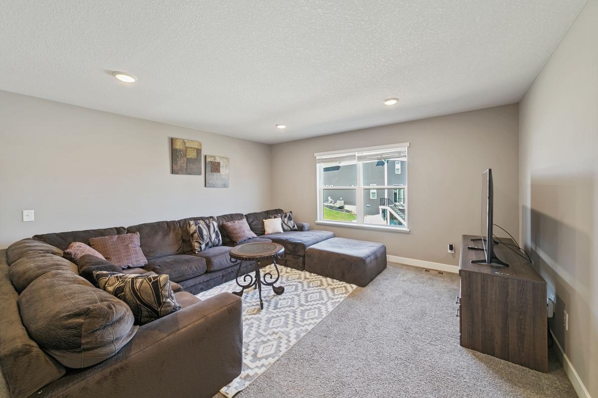 View of Residential at 8622 Platinum Cove, Woodbury MN 55129, Woodbury (15 of 28) - Mike Wilen | Minnesota Team Real Estate