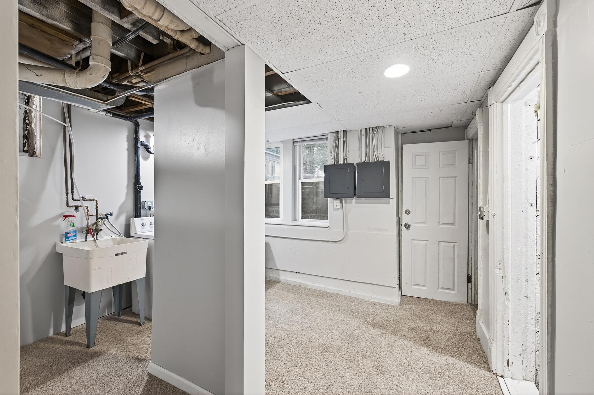 View of Residential Income at 812 7th Street, Minneapolis MN 55414, Minneapolis (45 of 50) - Mike Wilen | Minnesota Team Real Estate