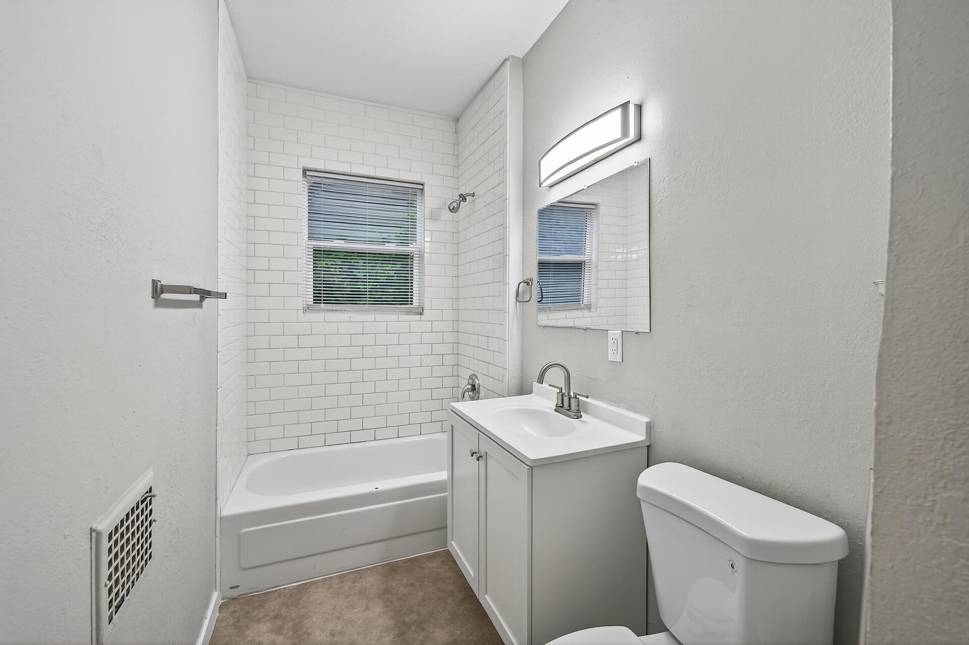 View of Residential Income at 812 7th Street, Minneapolis MN 55414, Minneapolis (22 of 50) - Mike Wilen | Minnesota Team Real Estate