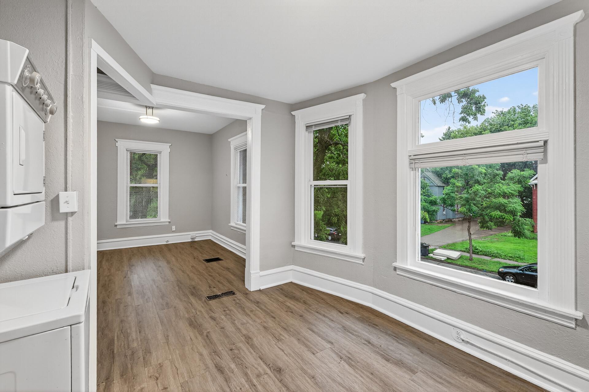 View of Residential Income at 812 7th Street, Minneapolis MN 55414, Minneapolis (18 of 50) - Mike Wilen | Minnesota Team Real Estate