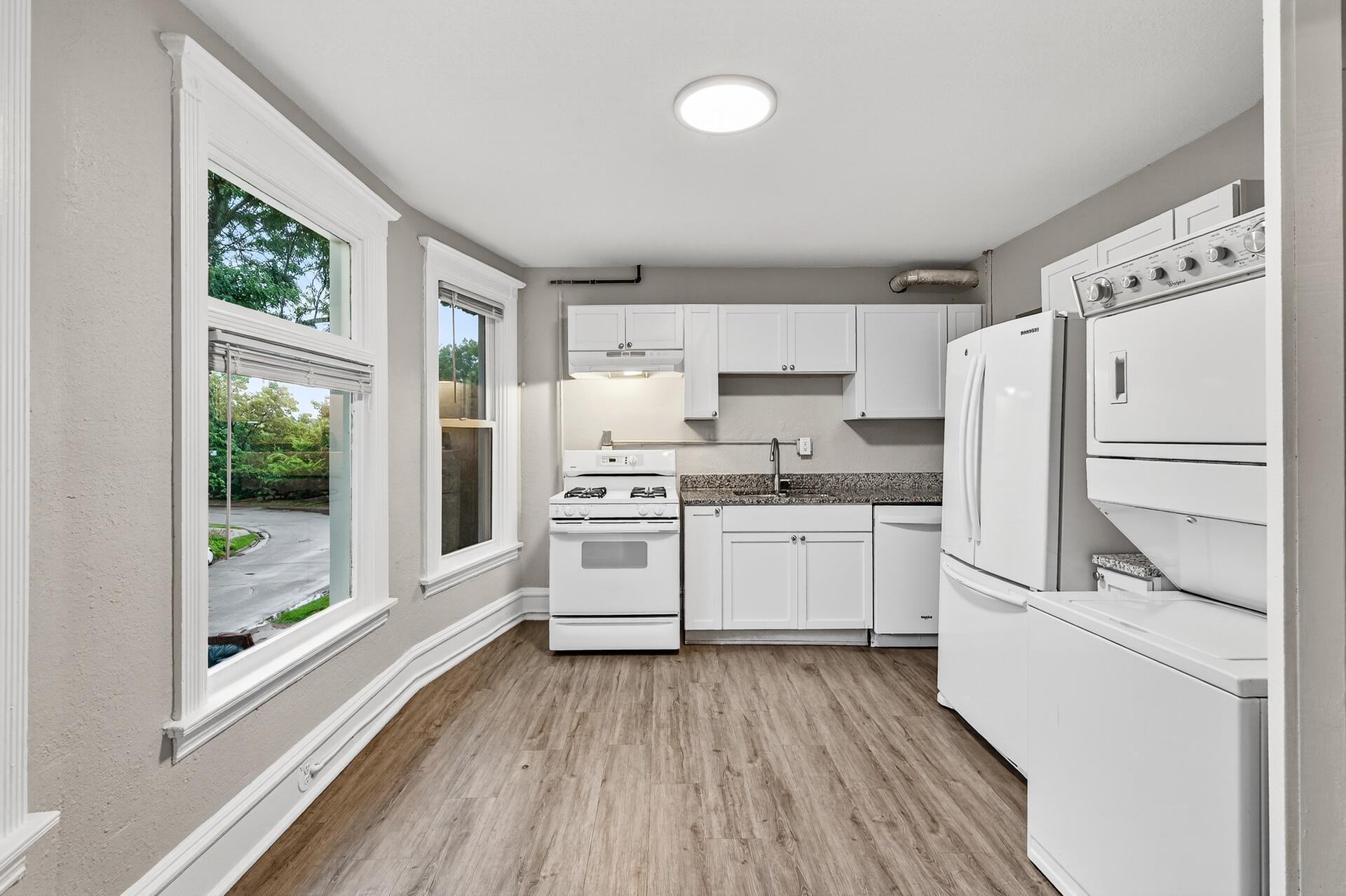 View of Residential Income at 812 7th Street, Minneapolis MN 55414, Minneapolis (14 of 50) - Mike Wilen | Minnesota Team Real Estate