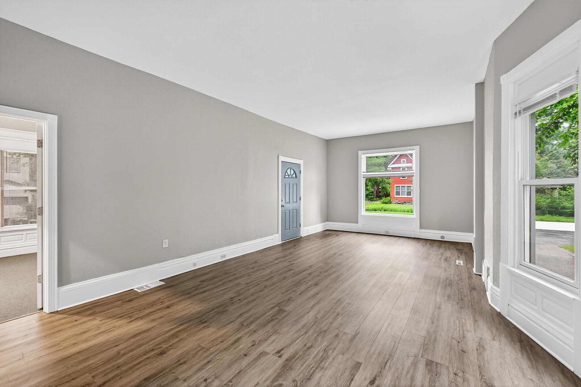 View of Residential Income at 812 7th Street, Minneapolis MN 55414, Minneapolis (11 of 50) - Mike Wilen | Minnesota Team Real Estate