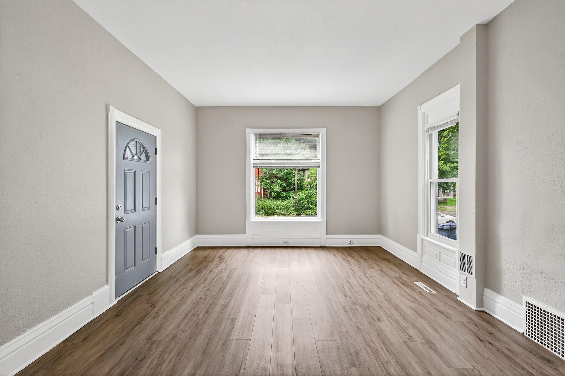 View of Residential Income at 812 7th Street, Minneapolis MN 55414, Minneapolis (8 of 50) - Mike Wilen | Minnesota Team Real Estate