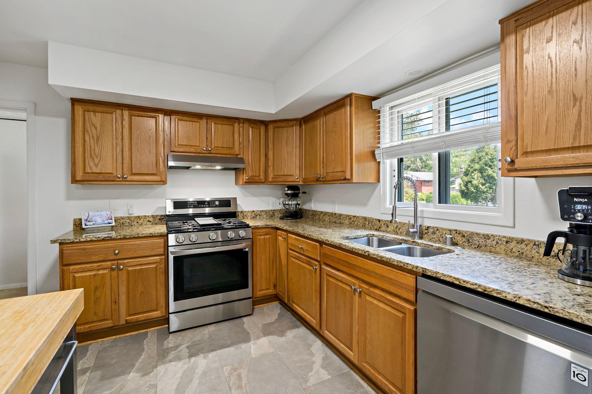 View of Residential at 4724 Oregon Avenue, New Hope MN 55428, New Hope (23 of 40) - Mike Wilen | Minnesota Team Real Estate