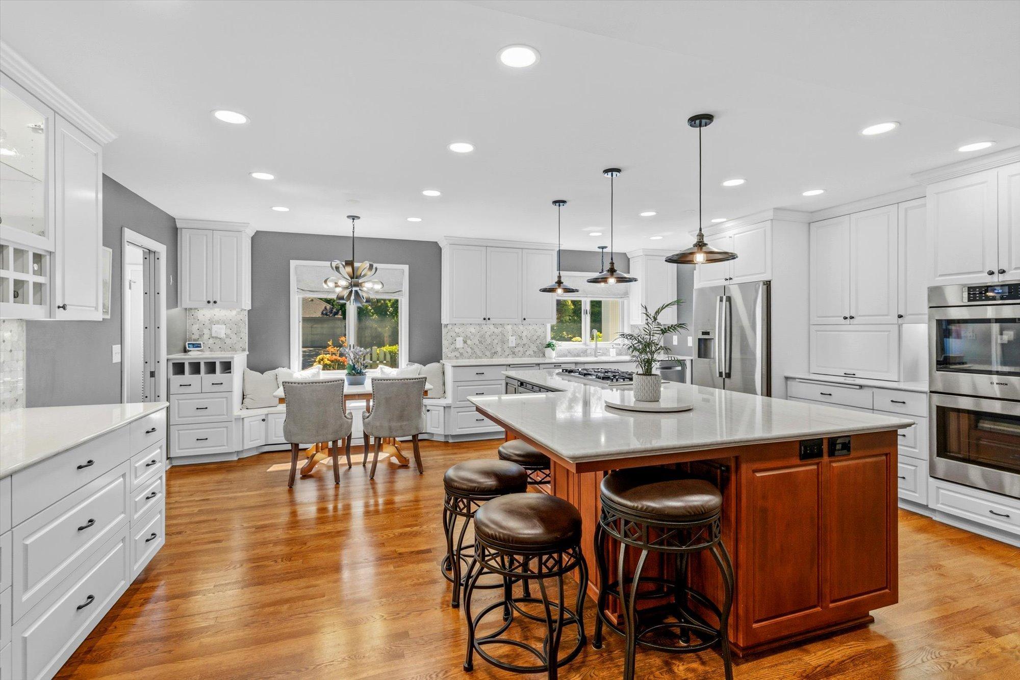 View of Residential at 6716 Shore Drive, Edina MN 55435, Edina (22 of 40) - Mike Wilen | Minnesota Team Real Estate