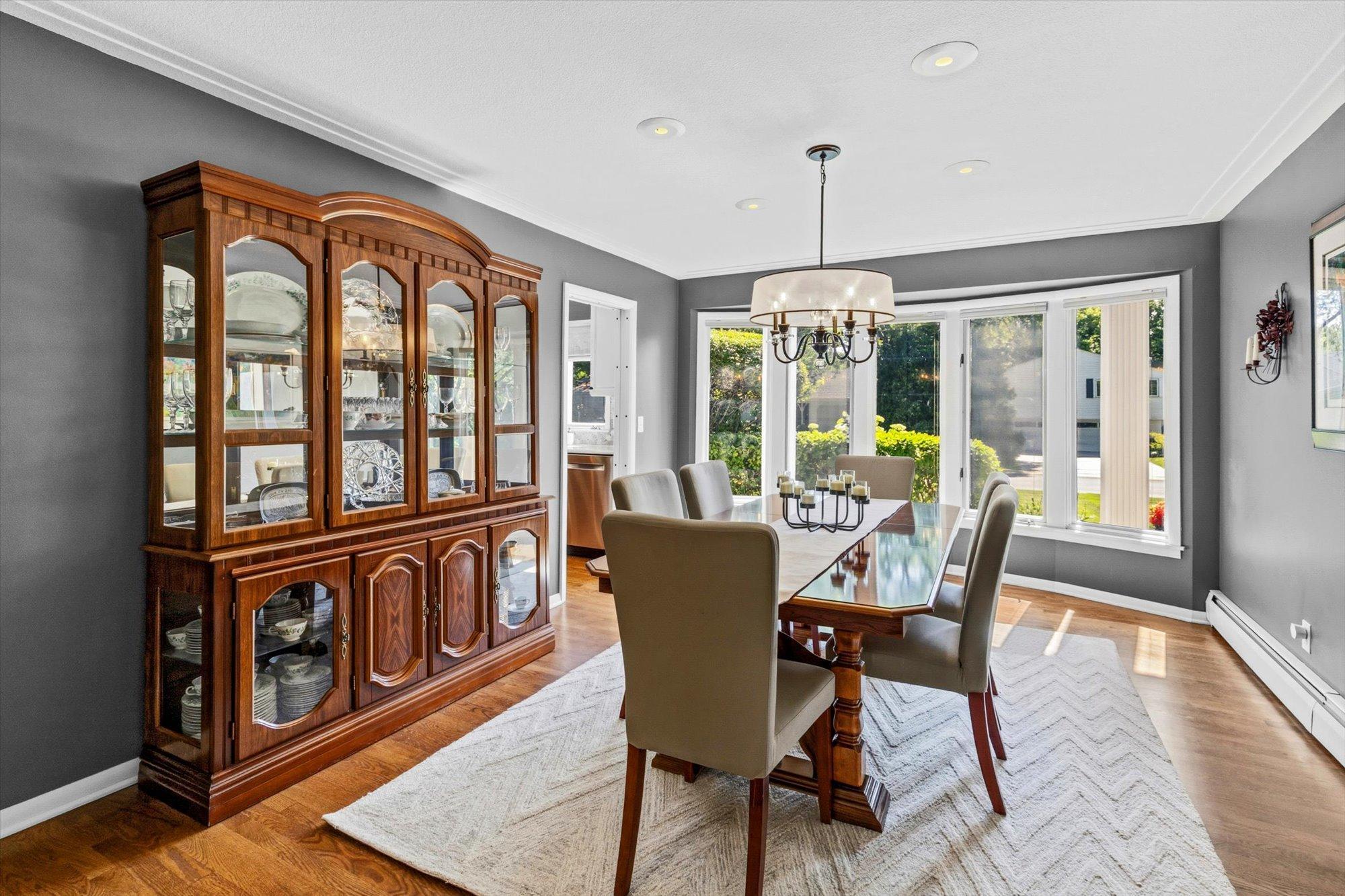 View of Residential at 6716 Shore Drive, Edina MN 55435, Edina (20 of 40) - Mike Wilen | Minnesota Team Real Estate