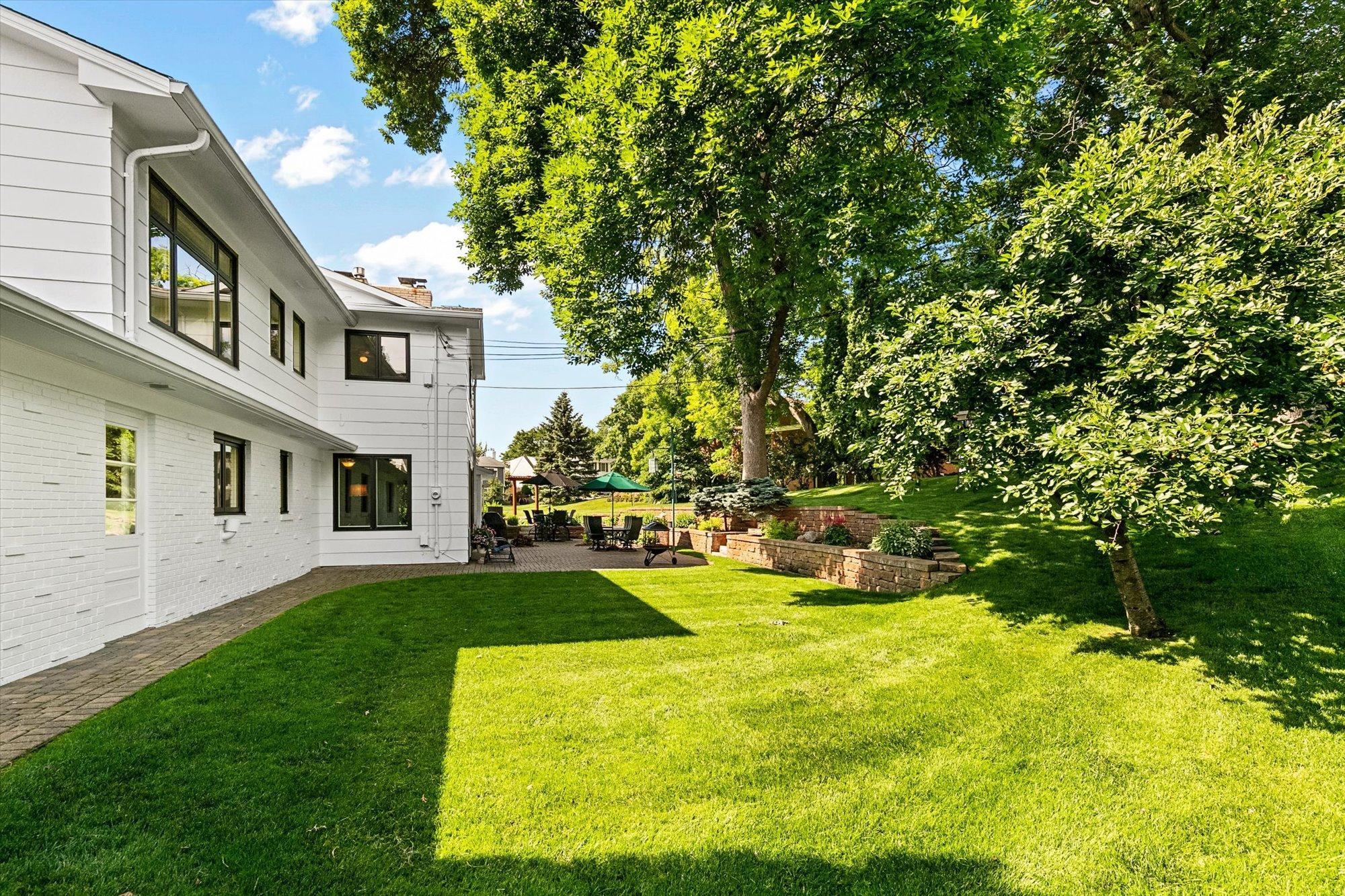 View of Residential at 6716 Shore Drive, Edina MN 55435, Edina (11 of 40) - Mike Wilen | Minnesota Team Real Estate