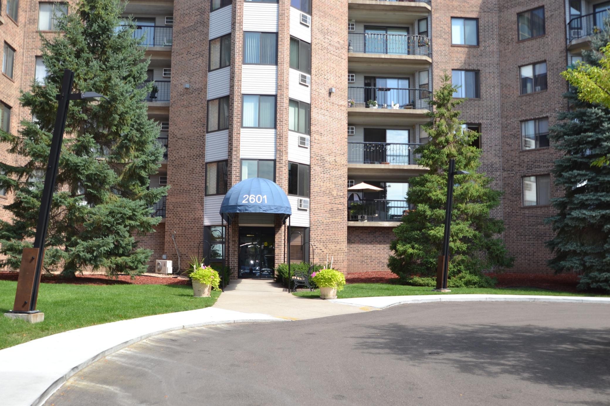 View of Residential at 2601 Kenzie Terrace #429, Saint Anthony MN 55418, Saint Anthony (22 of 44) - Mike Wilen | Minnesota Team Real Estate