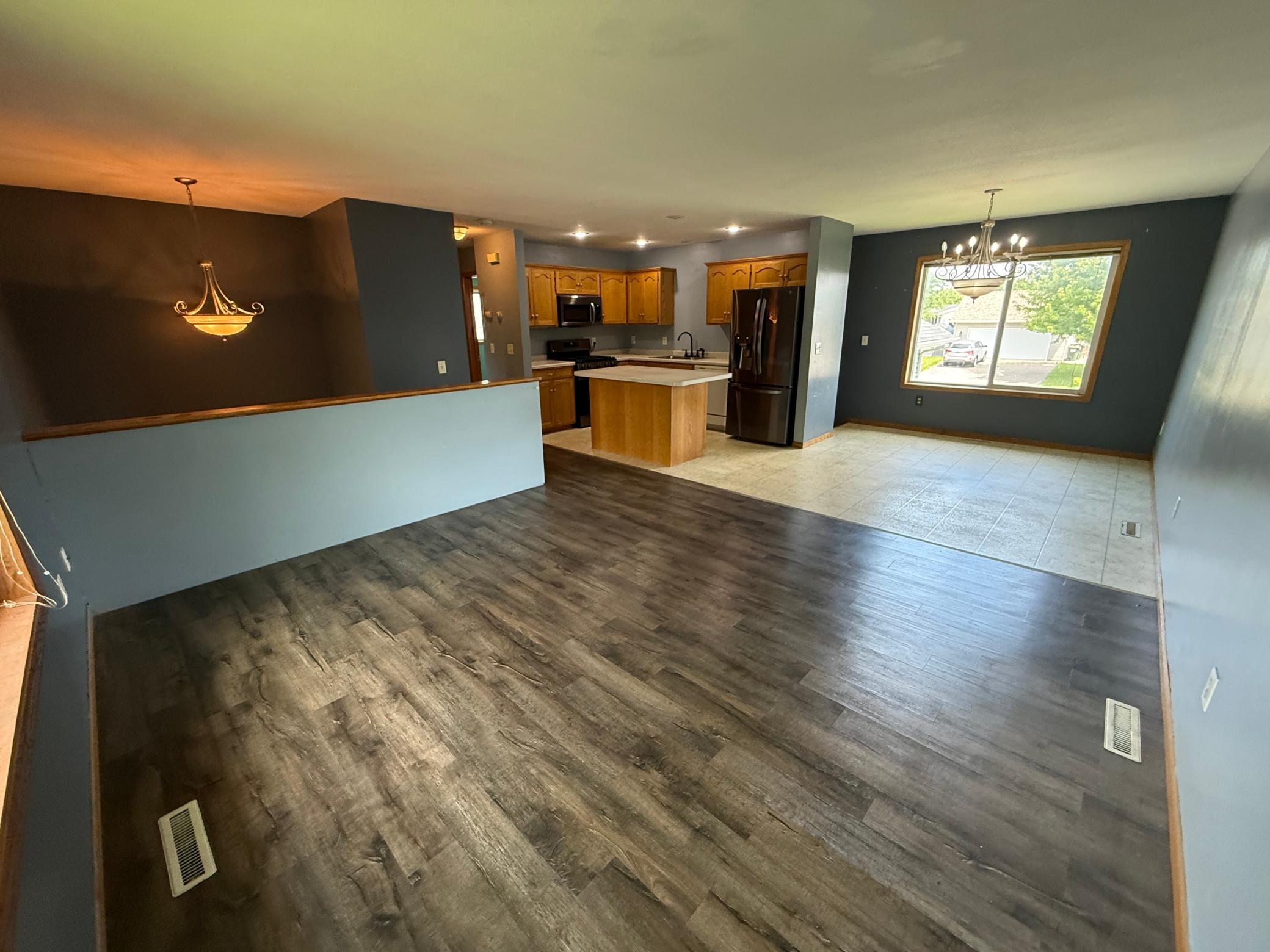 View of Residential at 445 Maryland Street, Hutchinson MN 55350, Hutchinson (6 of 13) - Mike Wilen | Minnesota Team Real Estate