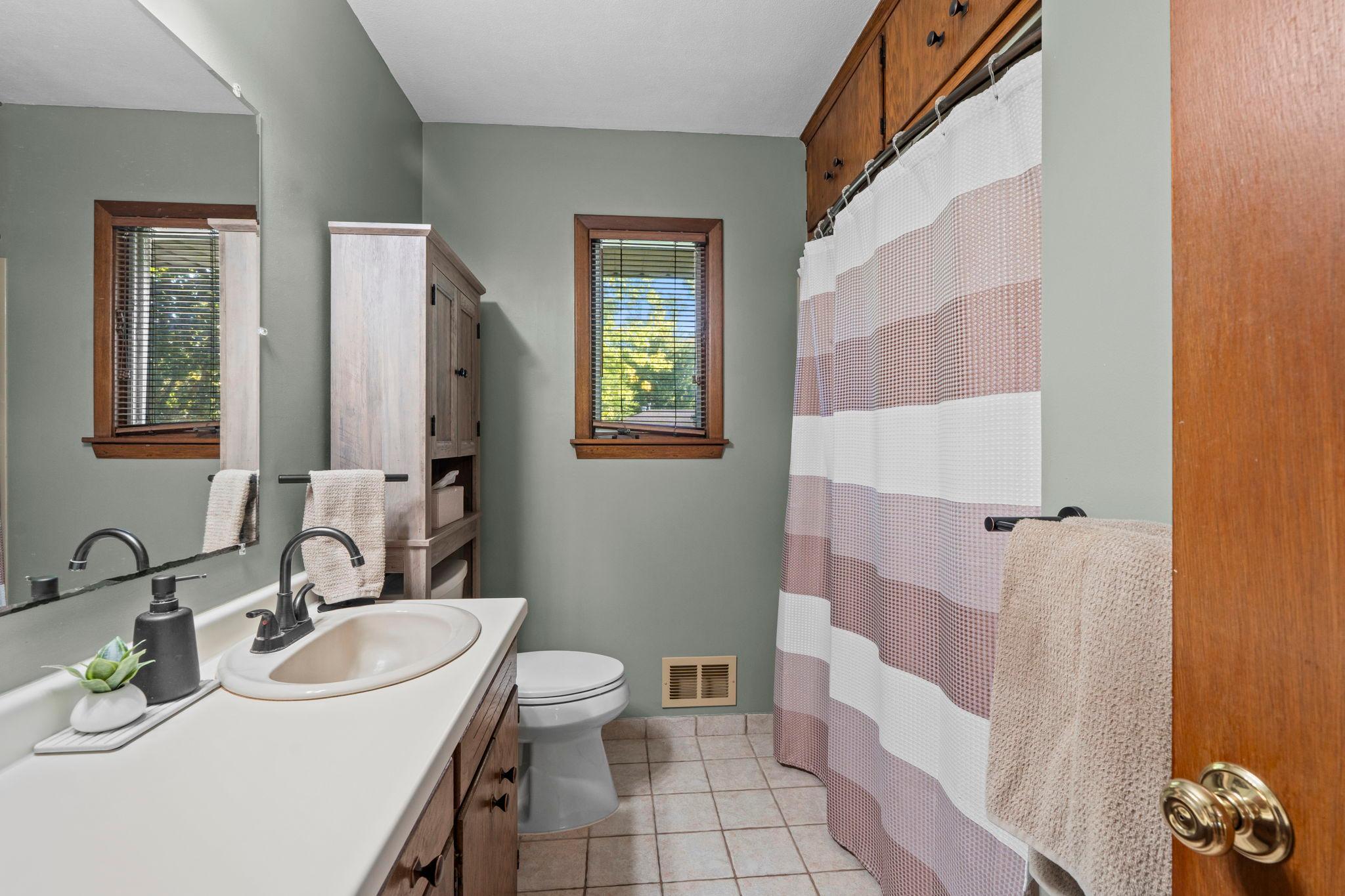 View of Residential at 5843 June Avenue, Brooklyn Center MN 55429, Brooklyn Center (29 of 63) - Mike Wilen | Minnesota Team Real Estate