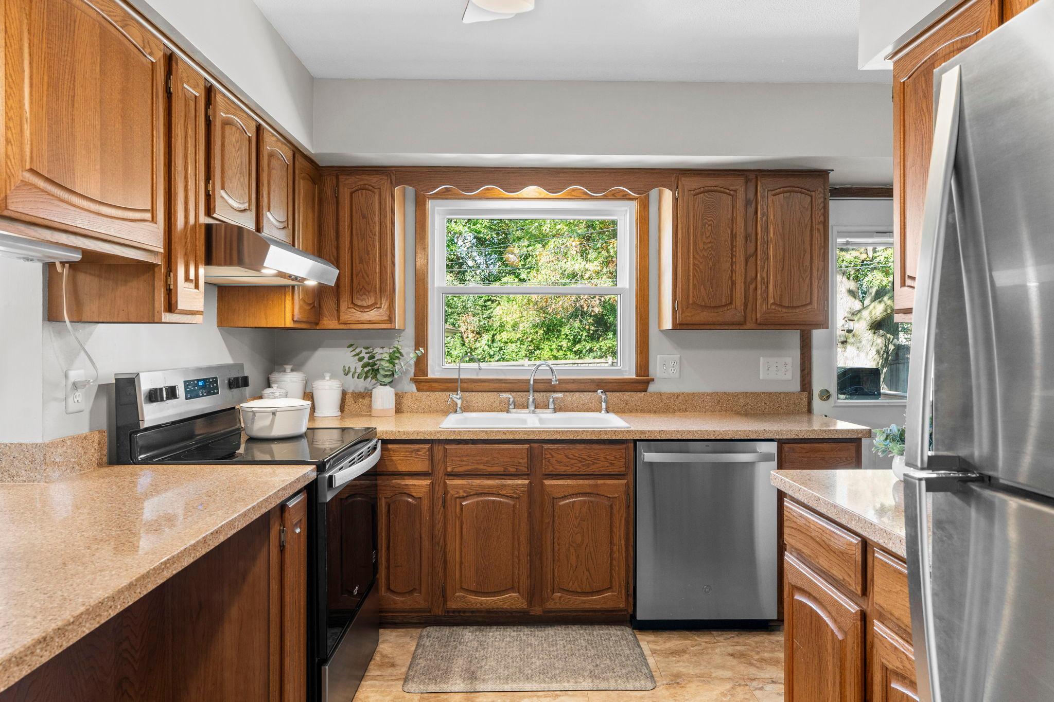 View of Residential at 5843 June Avenue, Brooklyn Center MN 55429, Brooklyn Center (19 of 63) - Mike Wilen | Minnesota Team Real Estate