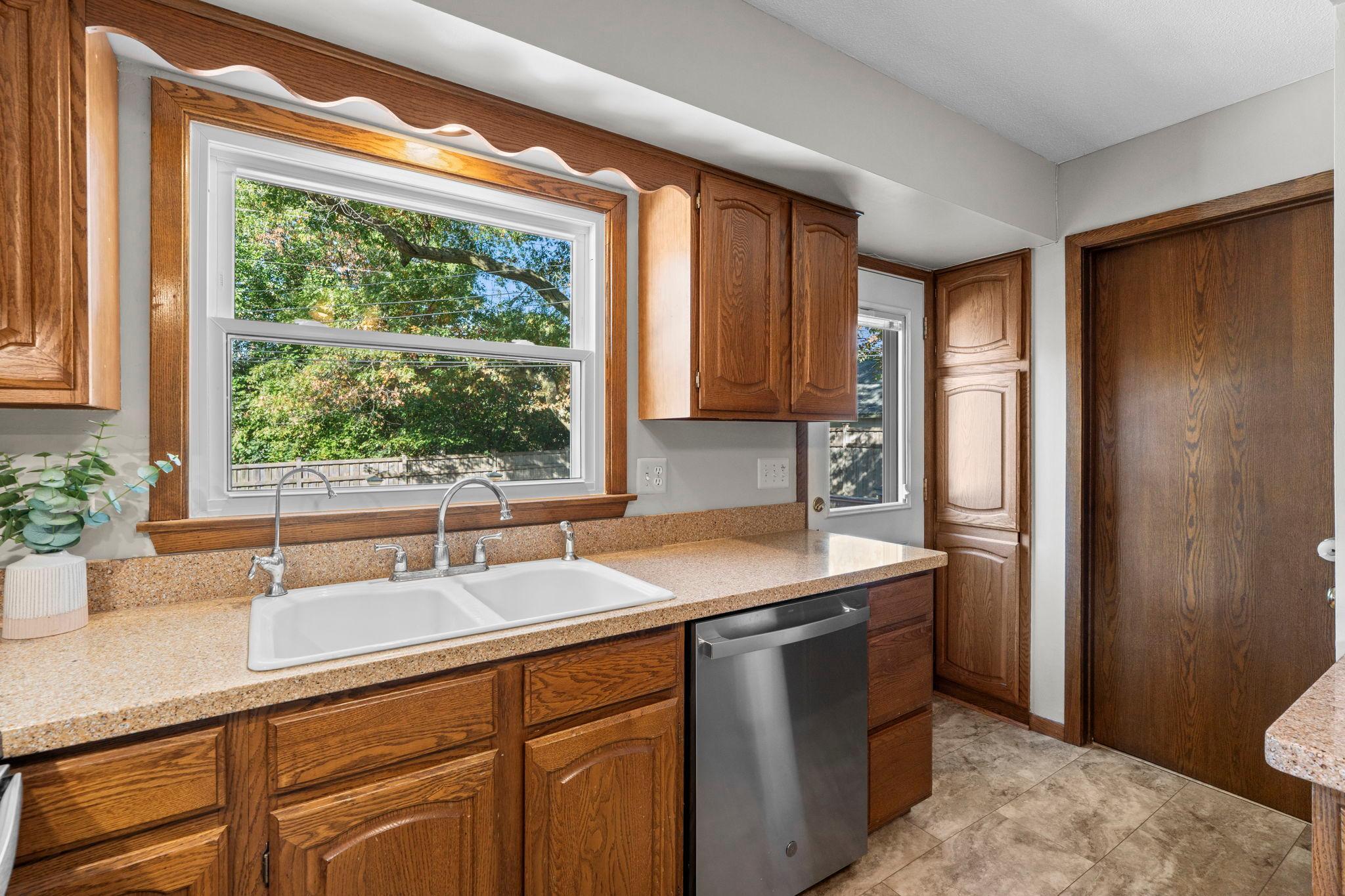View of Residential at 5843 June Avenue, Brooklyn Center MN 55429, Brooklyn Center (16 of 63) - Mike Wilen | Minnesota Team Real Estate