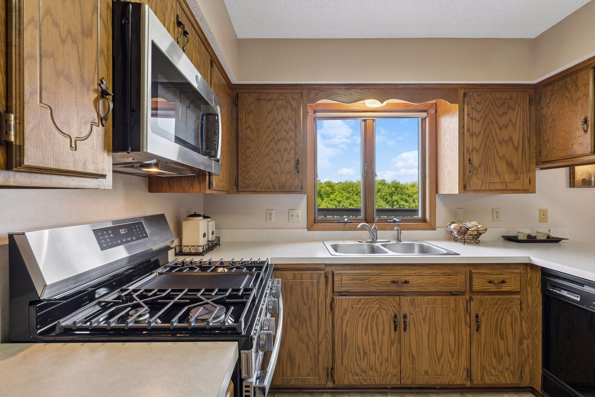 View of Residential at 7885 Kingsview Lane, Maple Grove MN 55311, Maple Grove (12 of 58) - Mike Wilen | Minnesota Team Real Estate