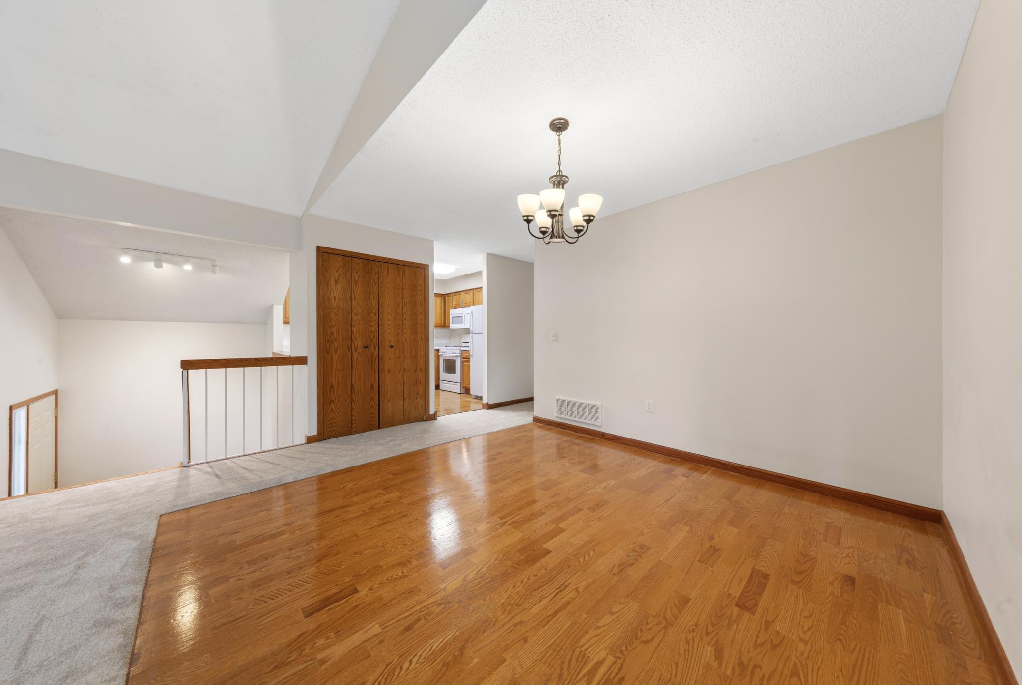 View of Residential at 435 Fontaine Court, Woodbury MN 55125, Woodbury (12 of 38) - Mike Wilen | Minnesota Team Real Estate